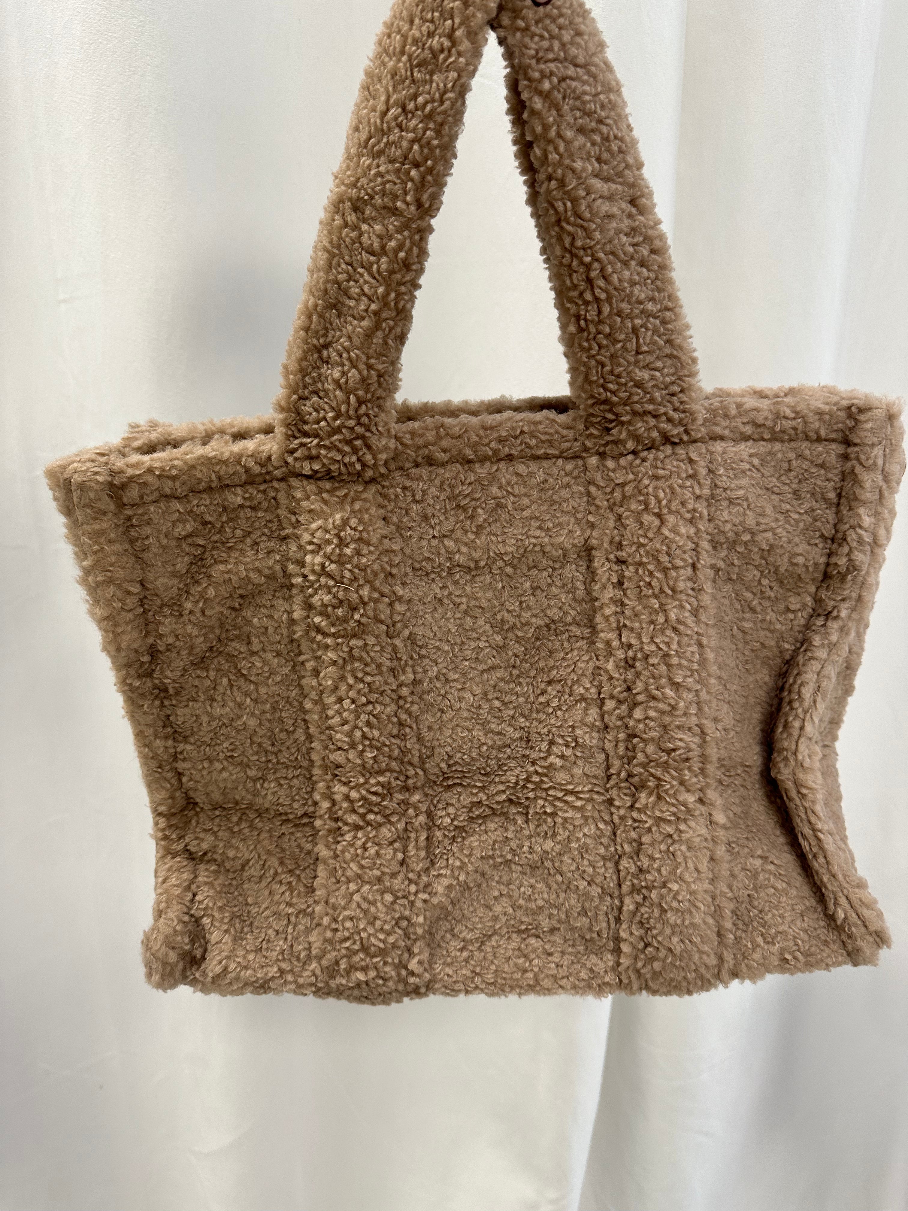 Rikke teddy bag