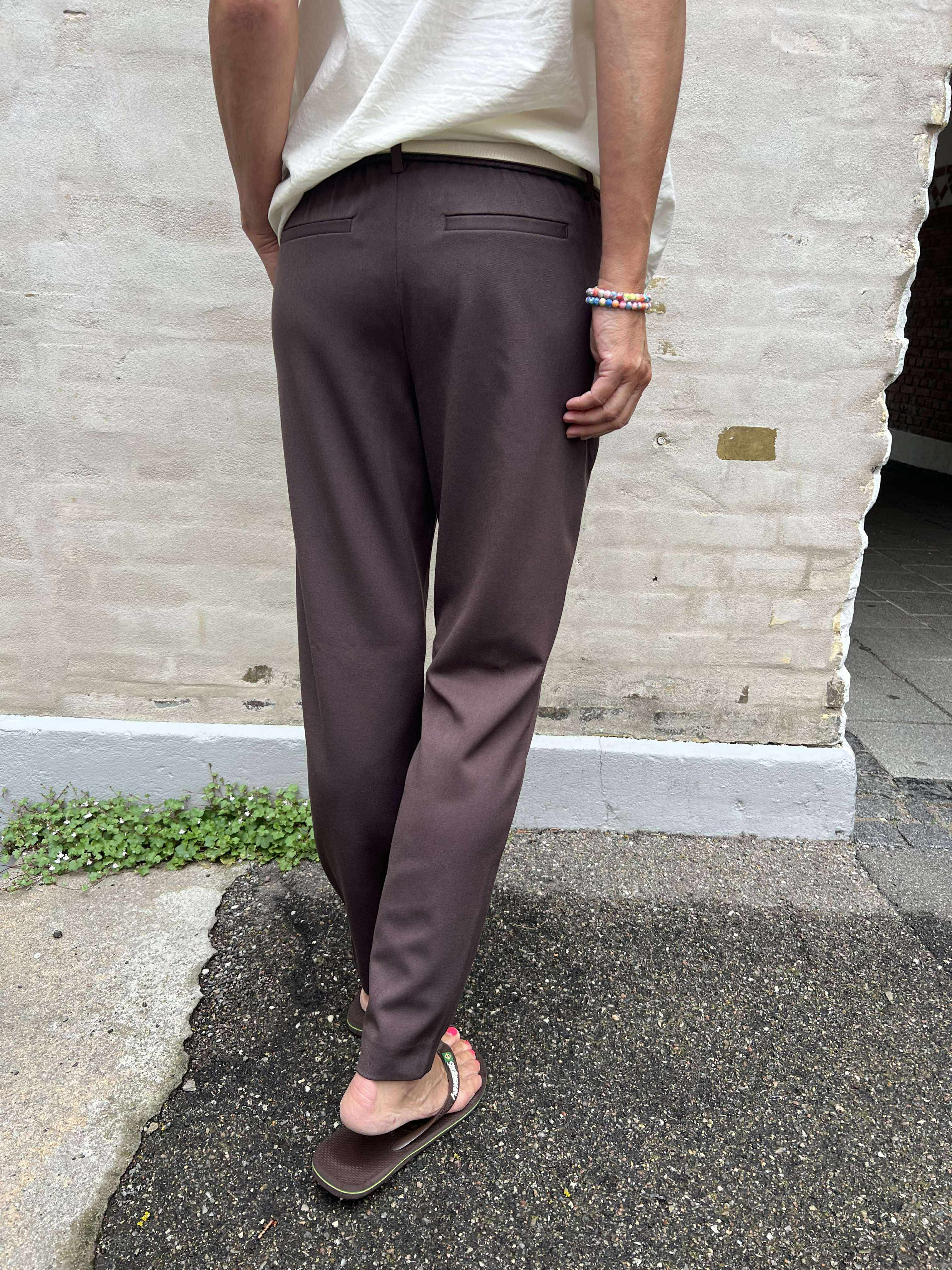 Lisa Slim Pant - Seal Brown