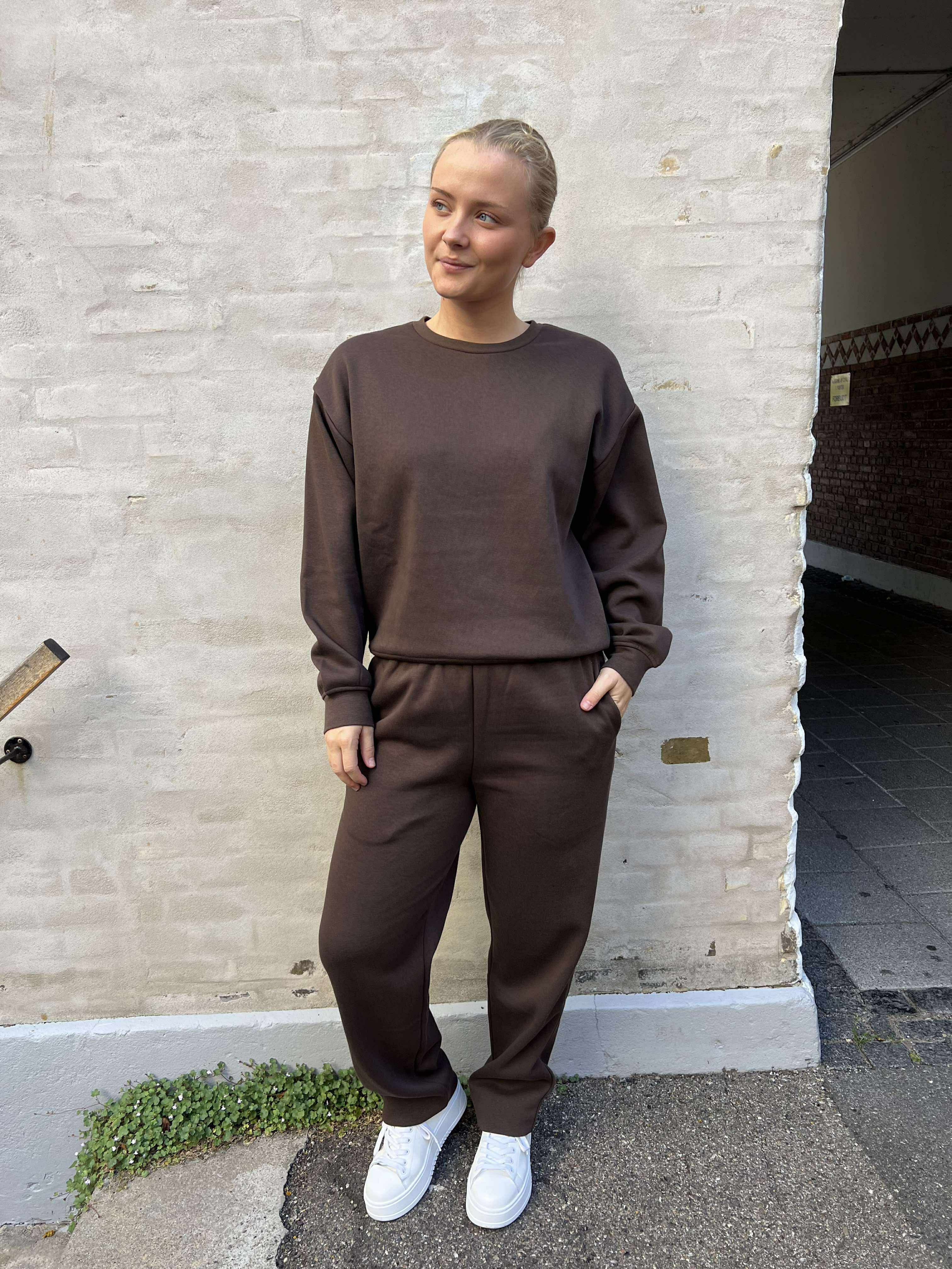 CHILLI STRAIGHT SWEAT PANTS - Hot Fudge