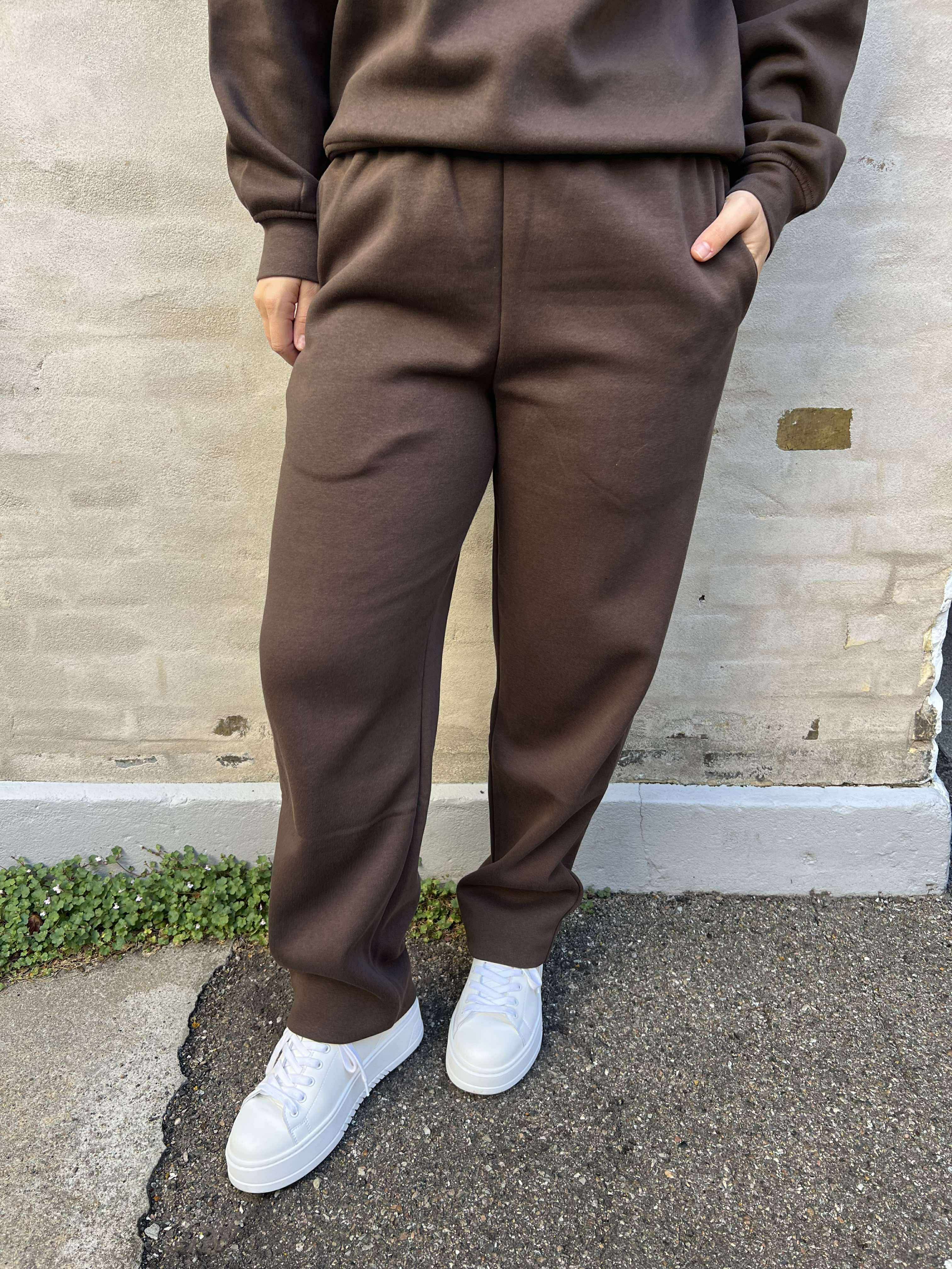 CHILLI STRAIGHT SWEAT PANTS - Hot Fudge