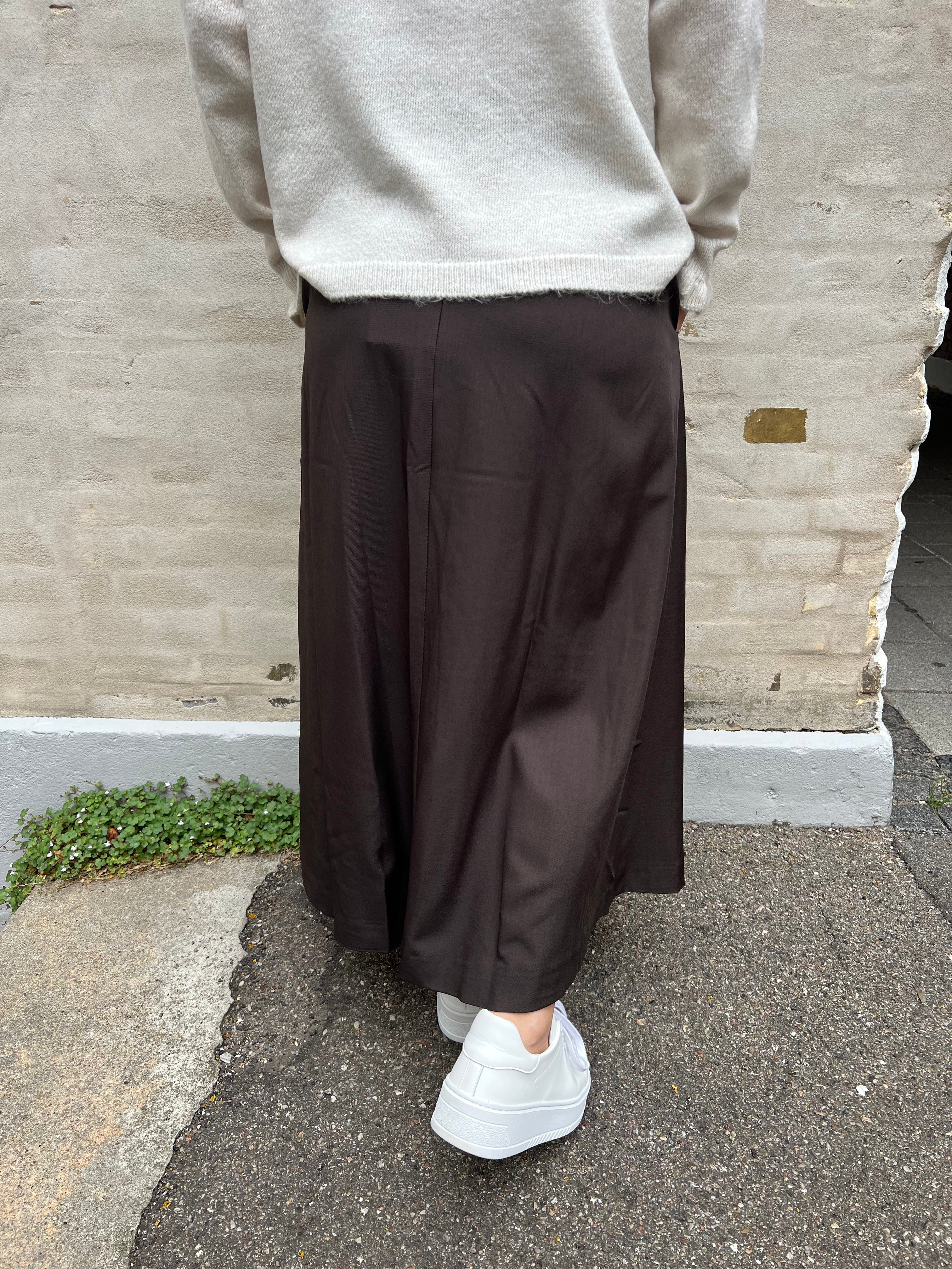 LunaCC Pocket Pleat Skirt - Dark Brown