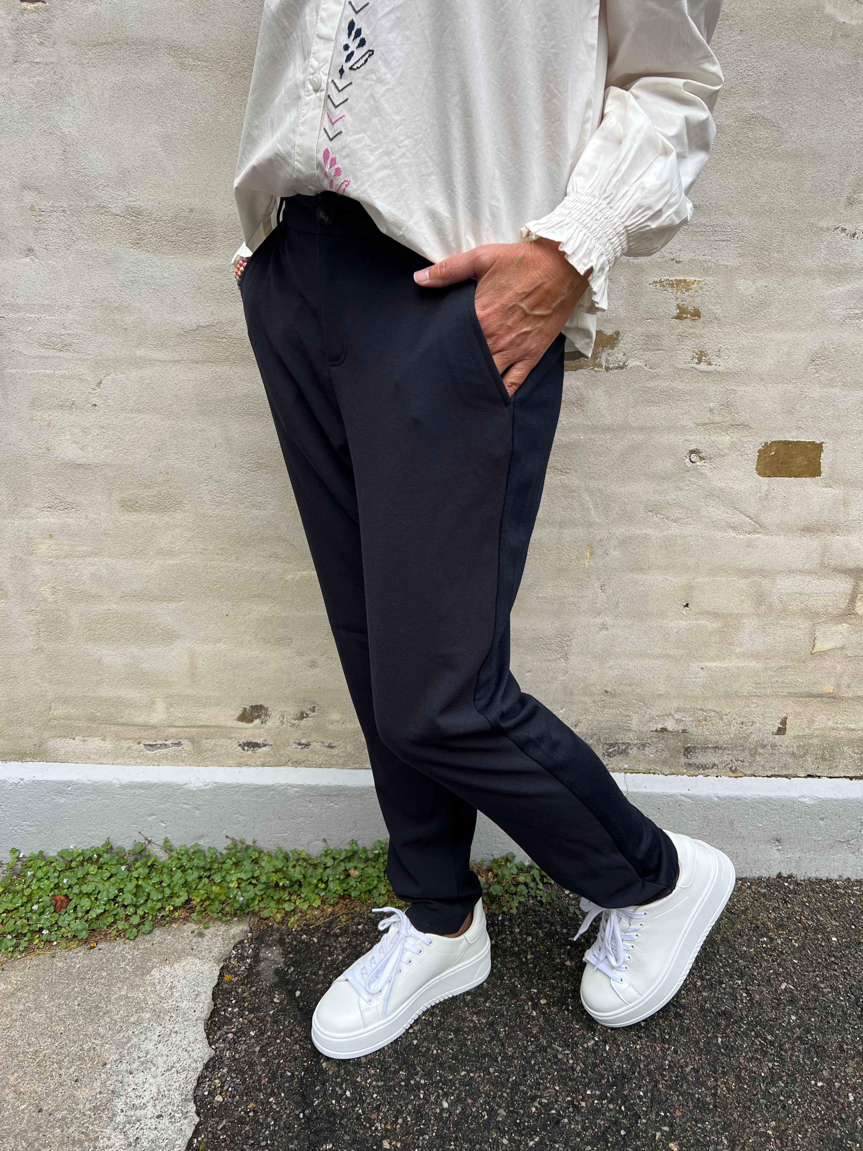 Vicky Cropped Pants - Dark Navy