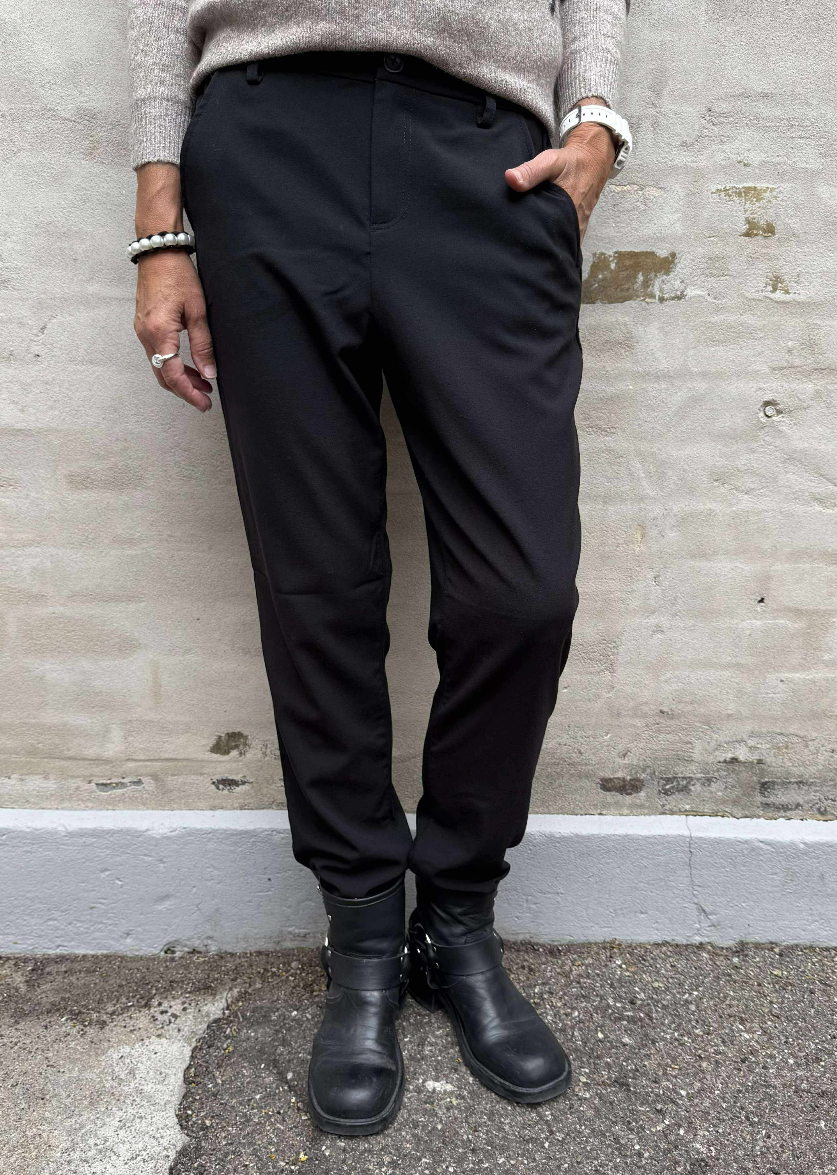 Vicky Cropped Pants - Black