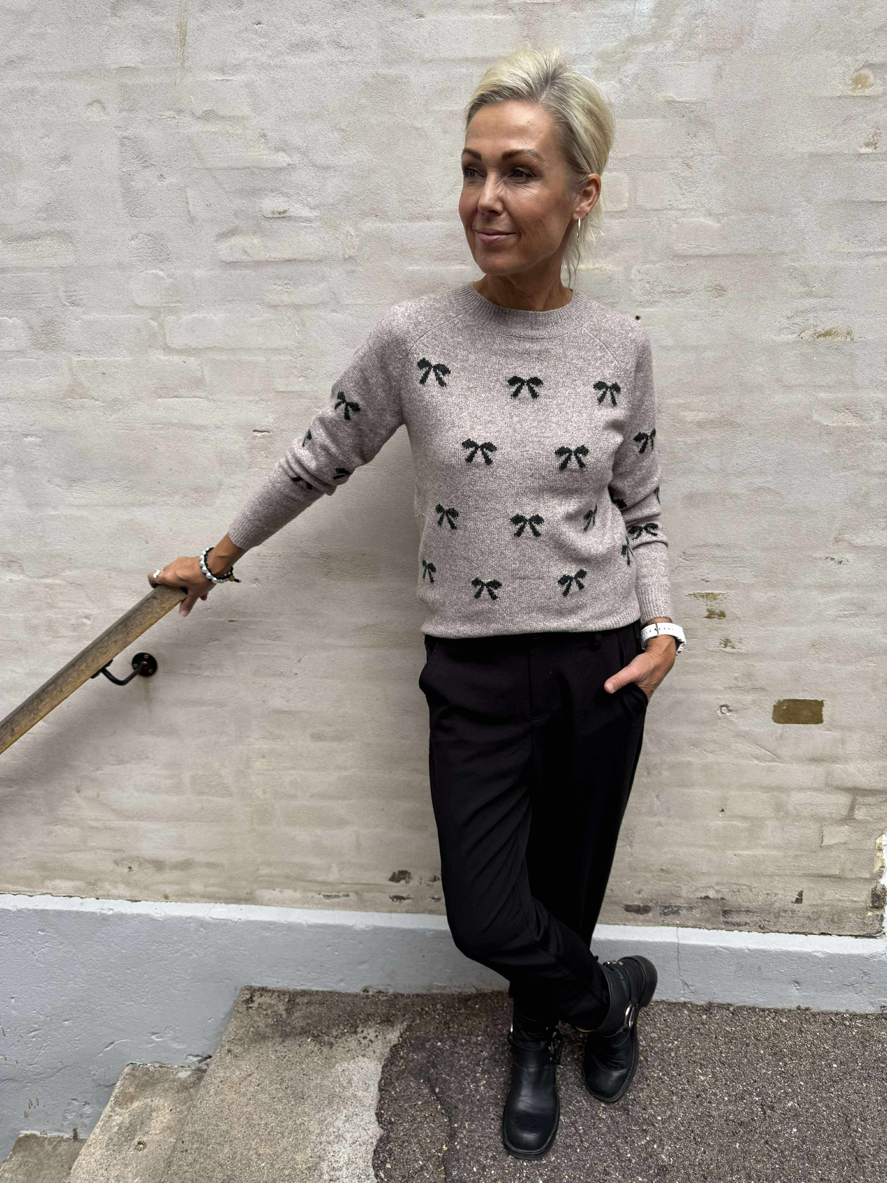 Vicky Cropped Pants - Black