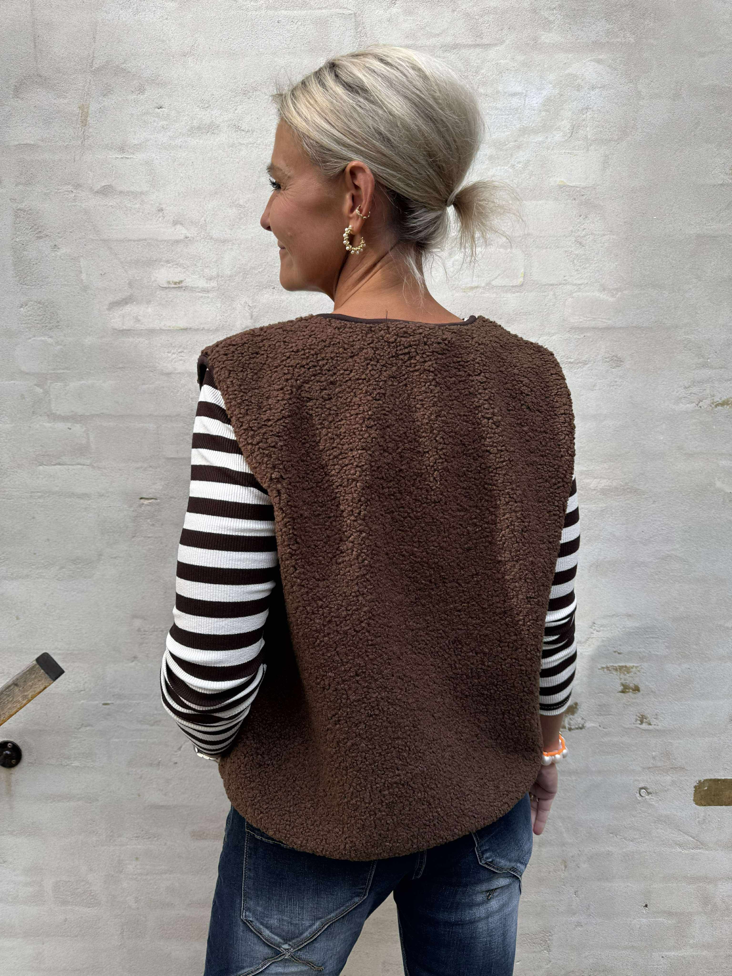 PREORDER-Emmie Vest - Moro