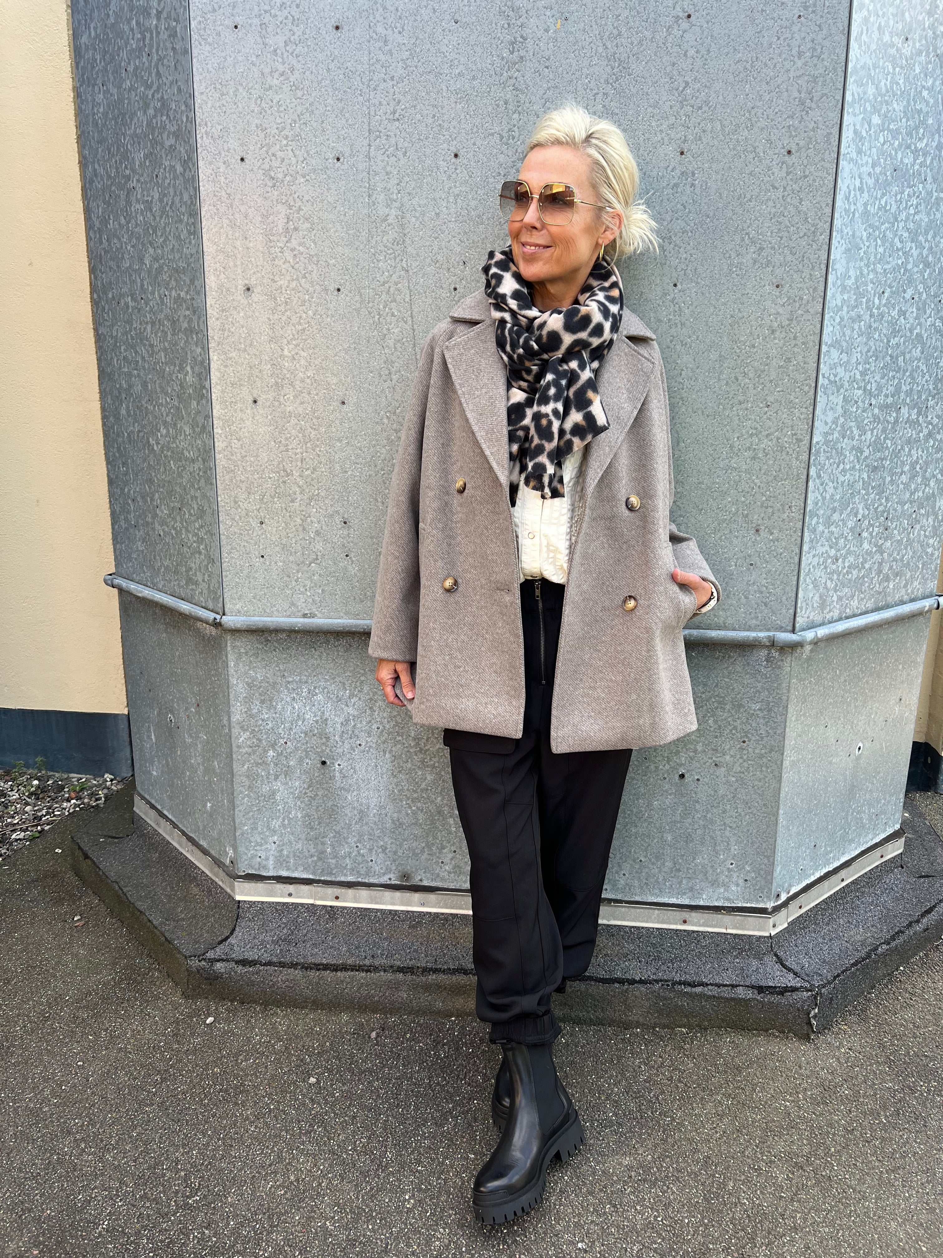 JORNA LONG SCARF - Black/LEO