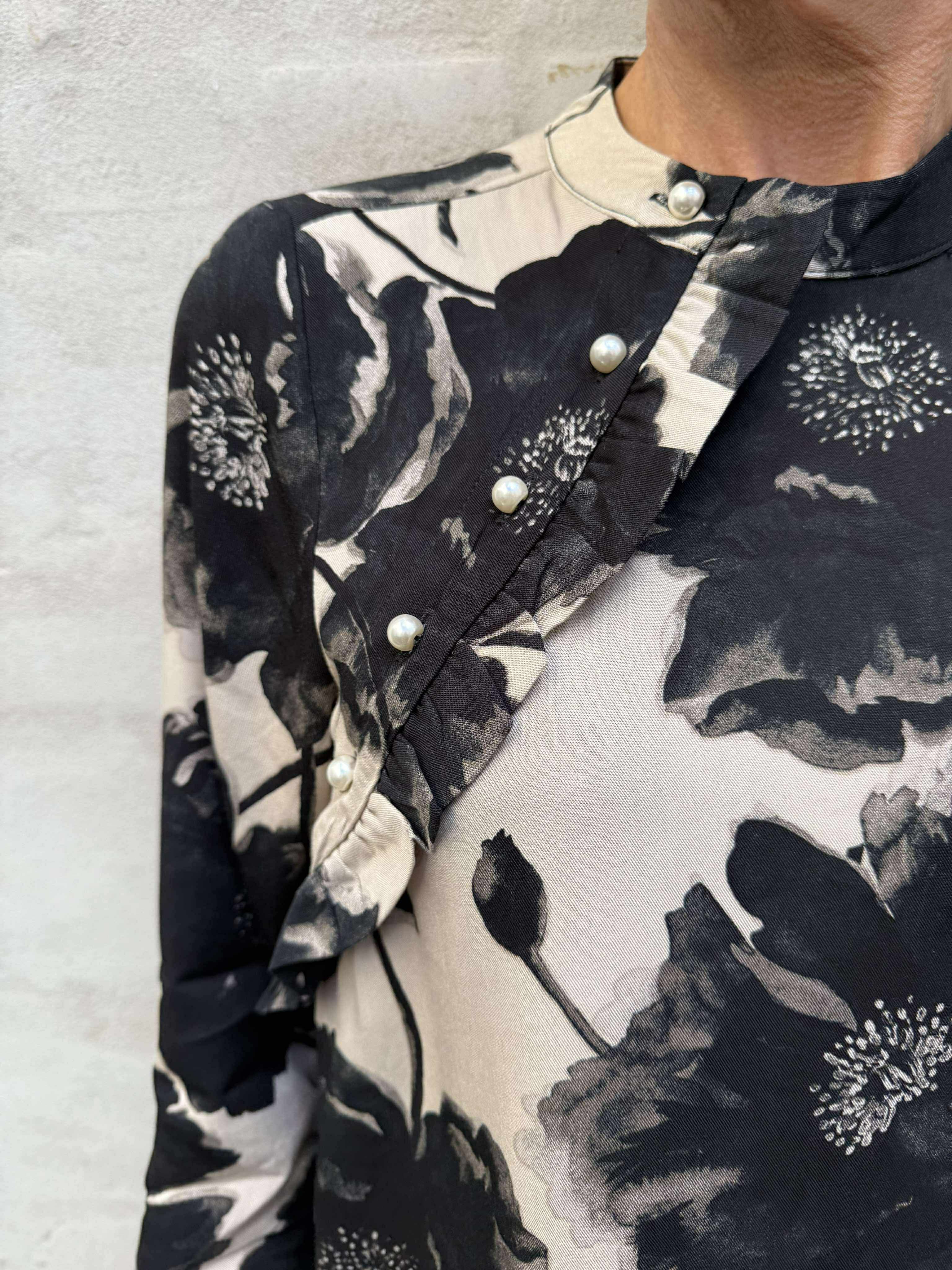 Rachel Elitha Shirt - Black/Offwhite Flower