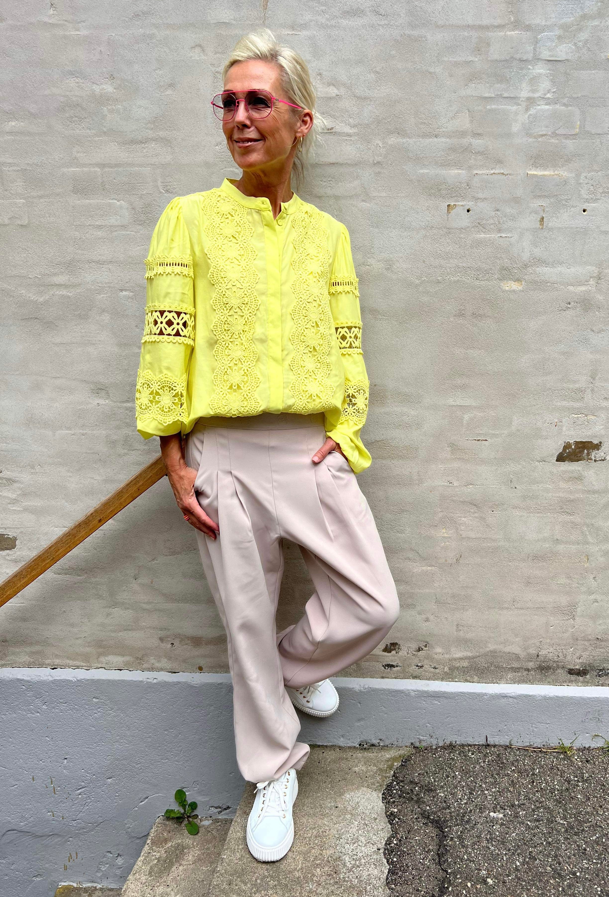 JulinaGO shirt lemon