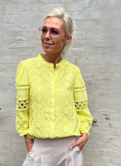 JulinaGO shirt lemon