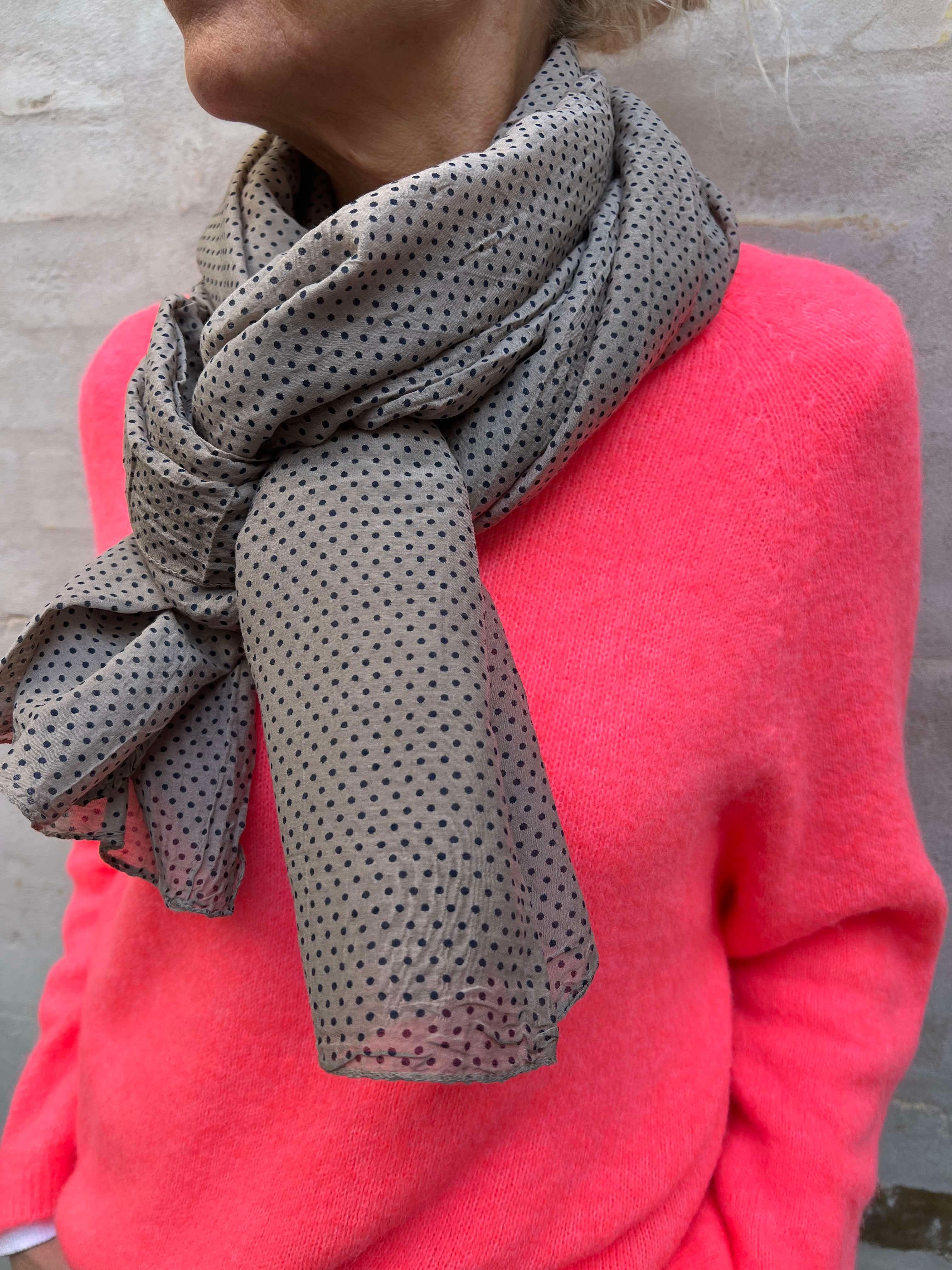 Luca scarf taupe