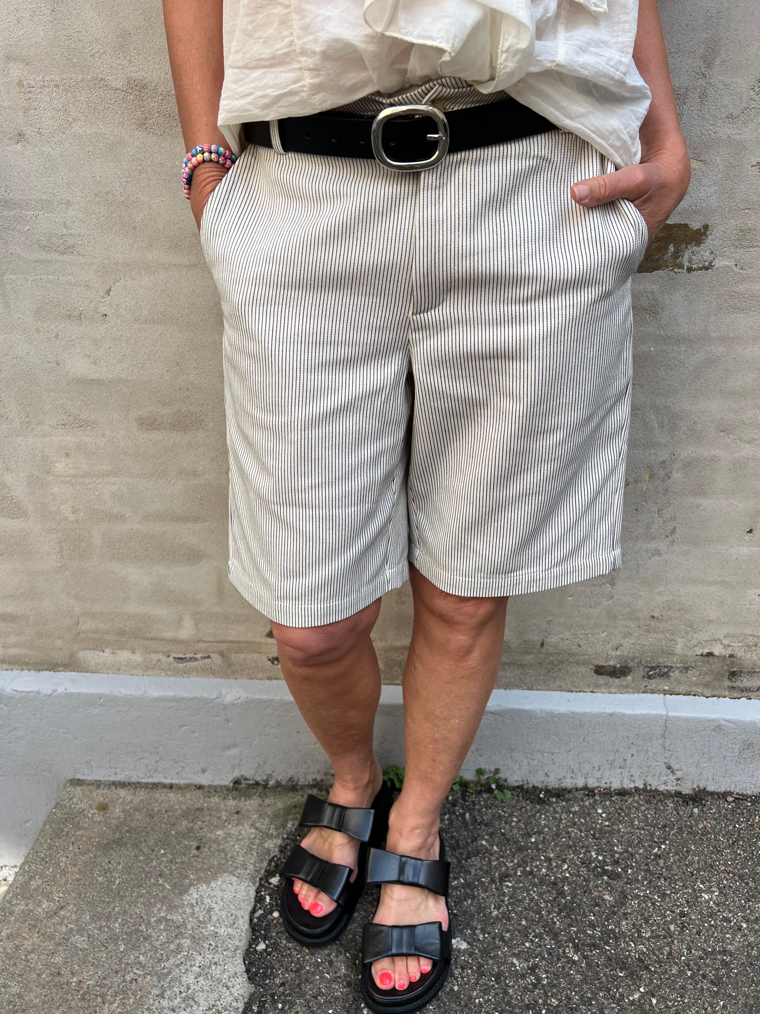 Lolly Shorts - White Black