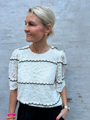 Lora lace blouse off white