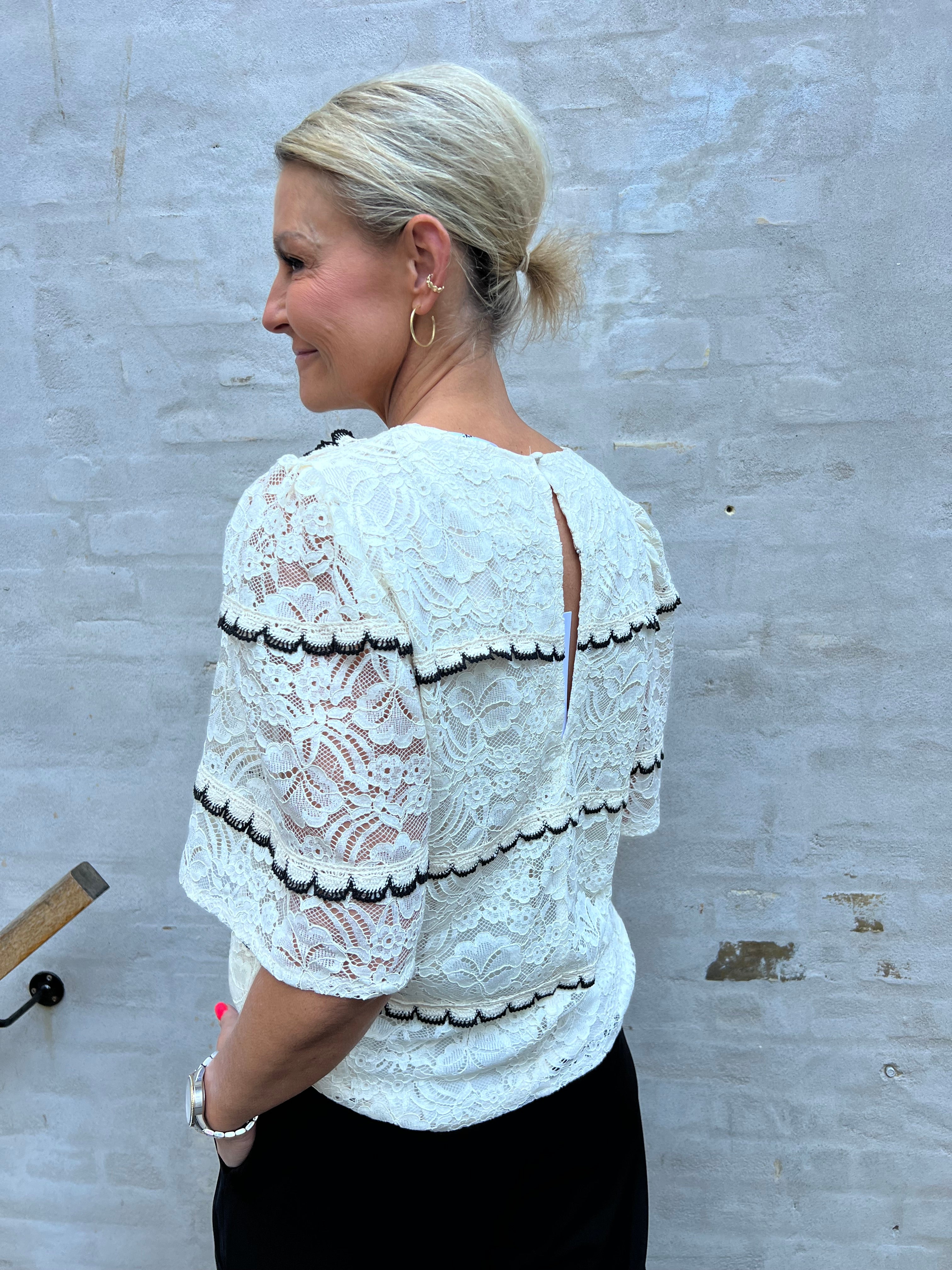 Lora lace blouse off white