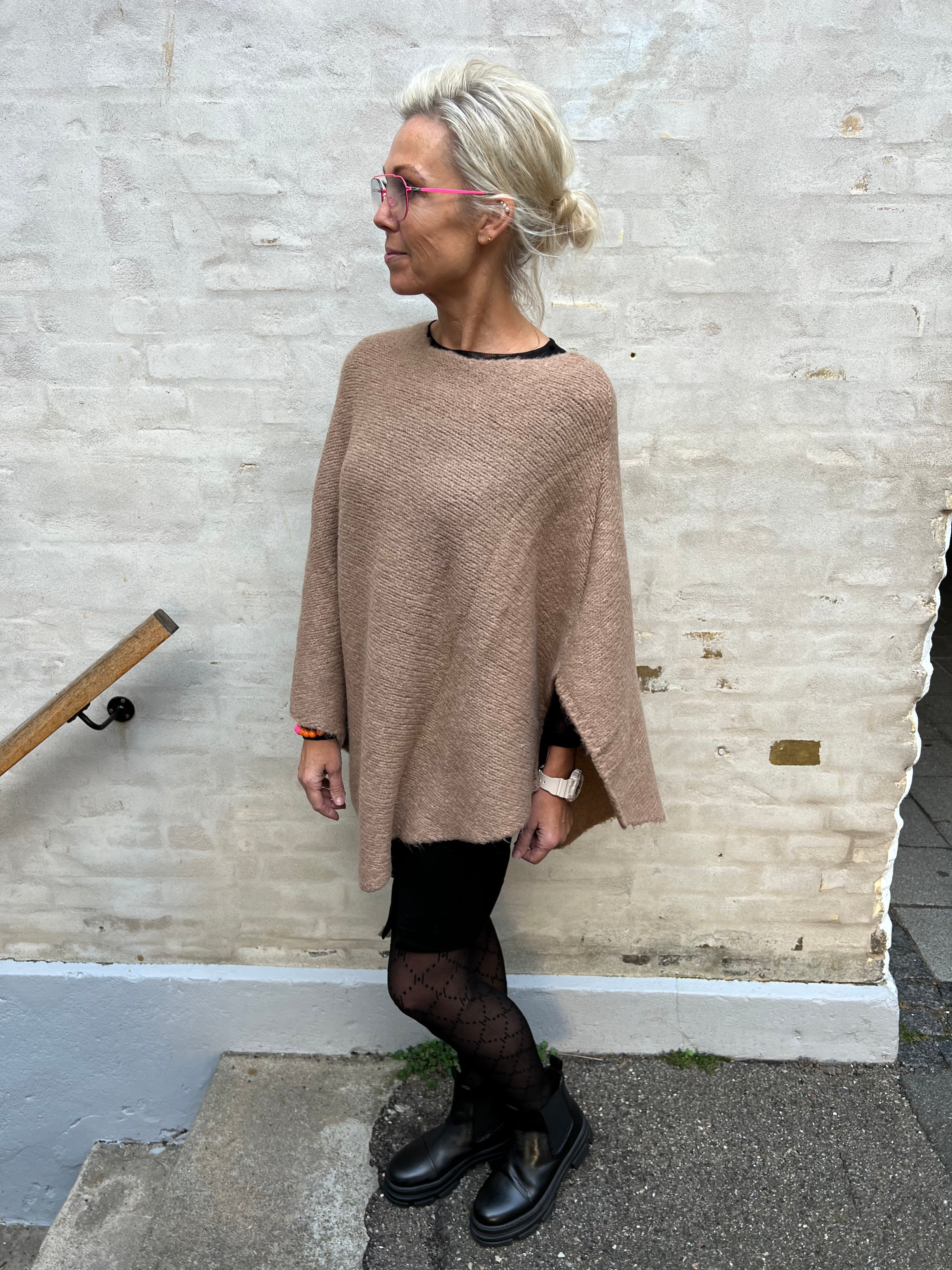 Pella boucle poncho latte