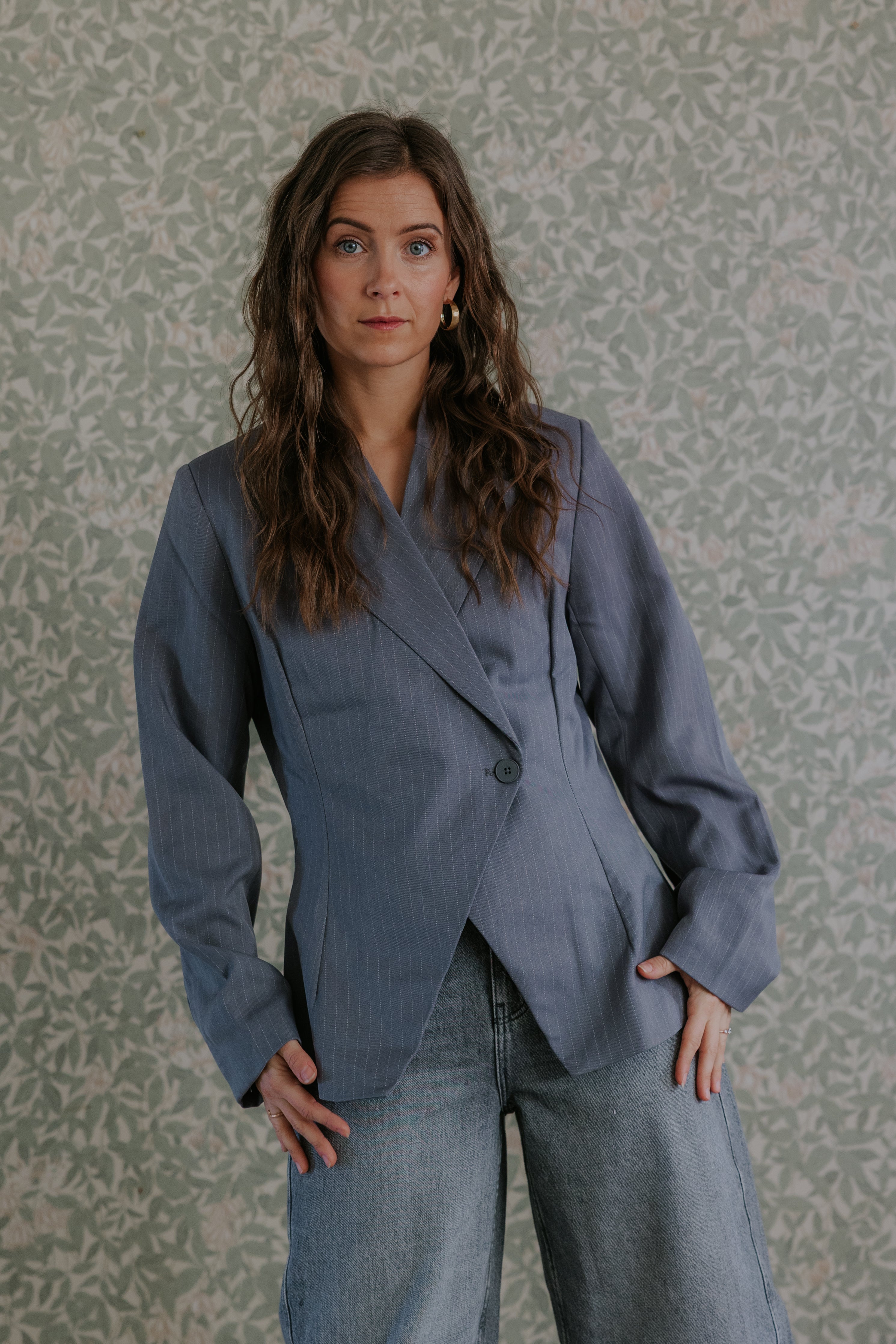 FALKA LS FITTET PINSTRIPED BLAZER - Grey Pinstripe