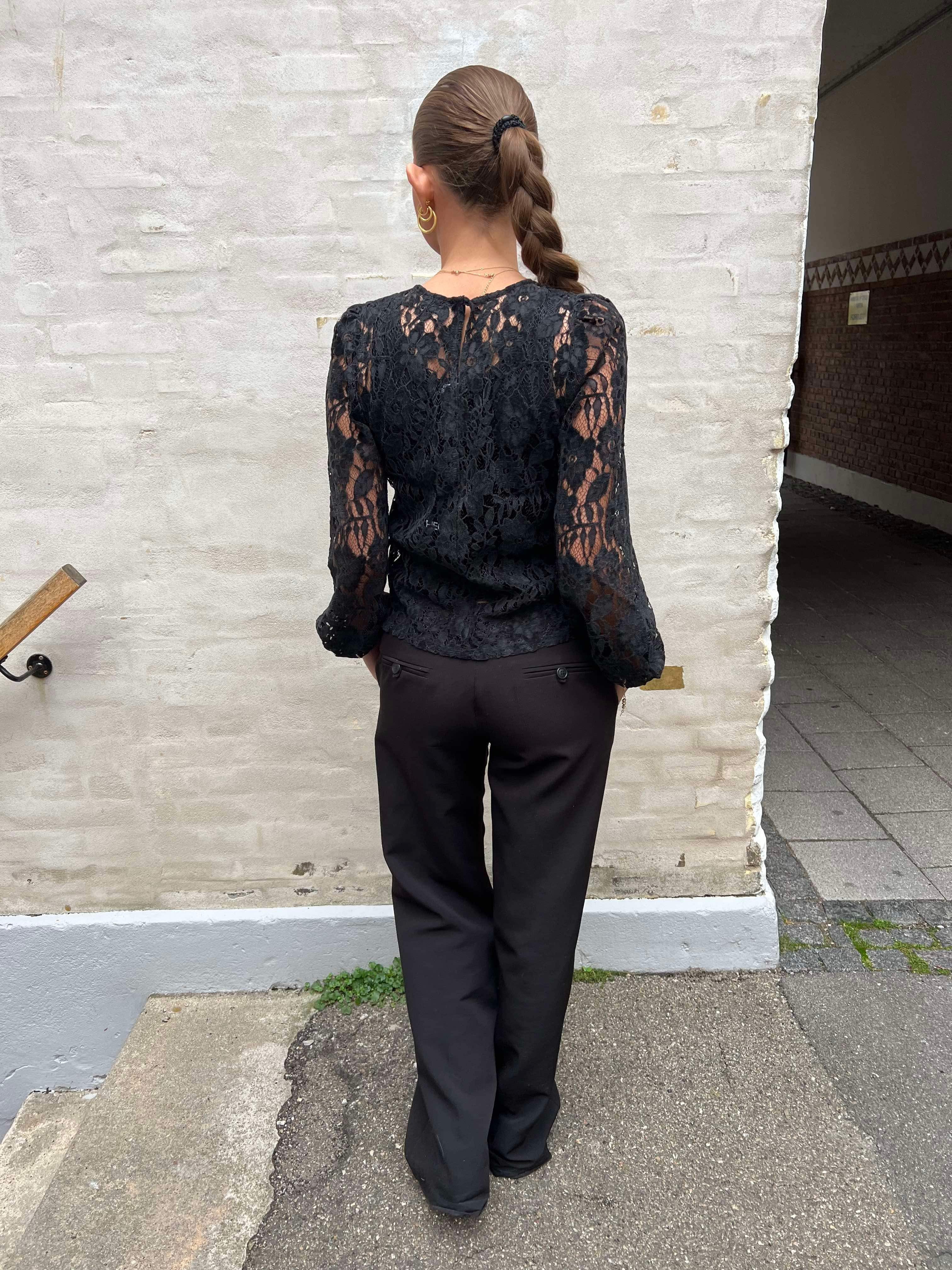 Dream lace top black