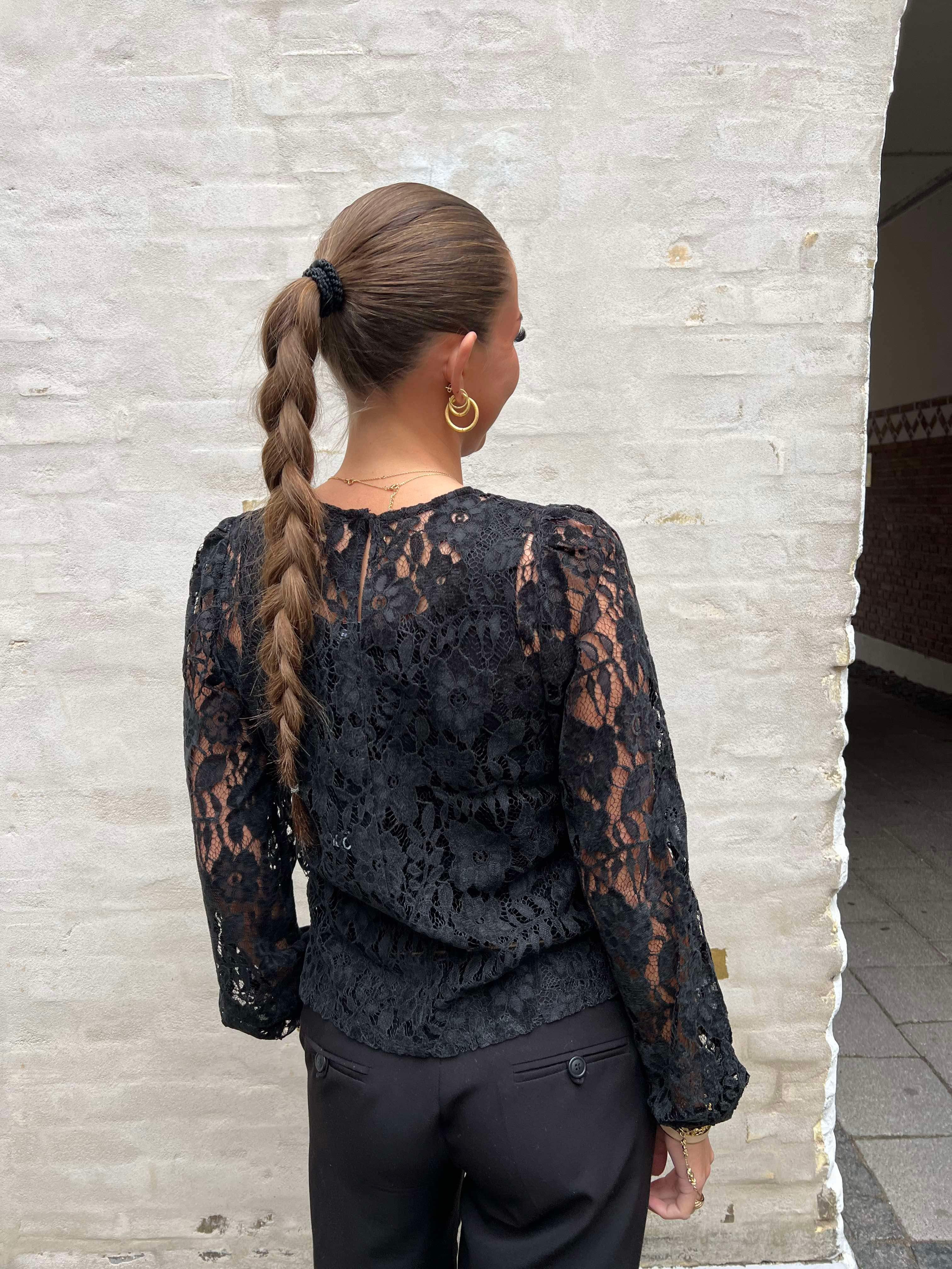 Dream lace top black