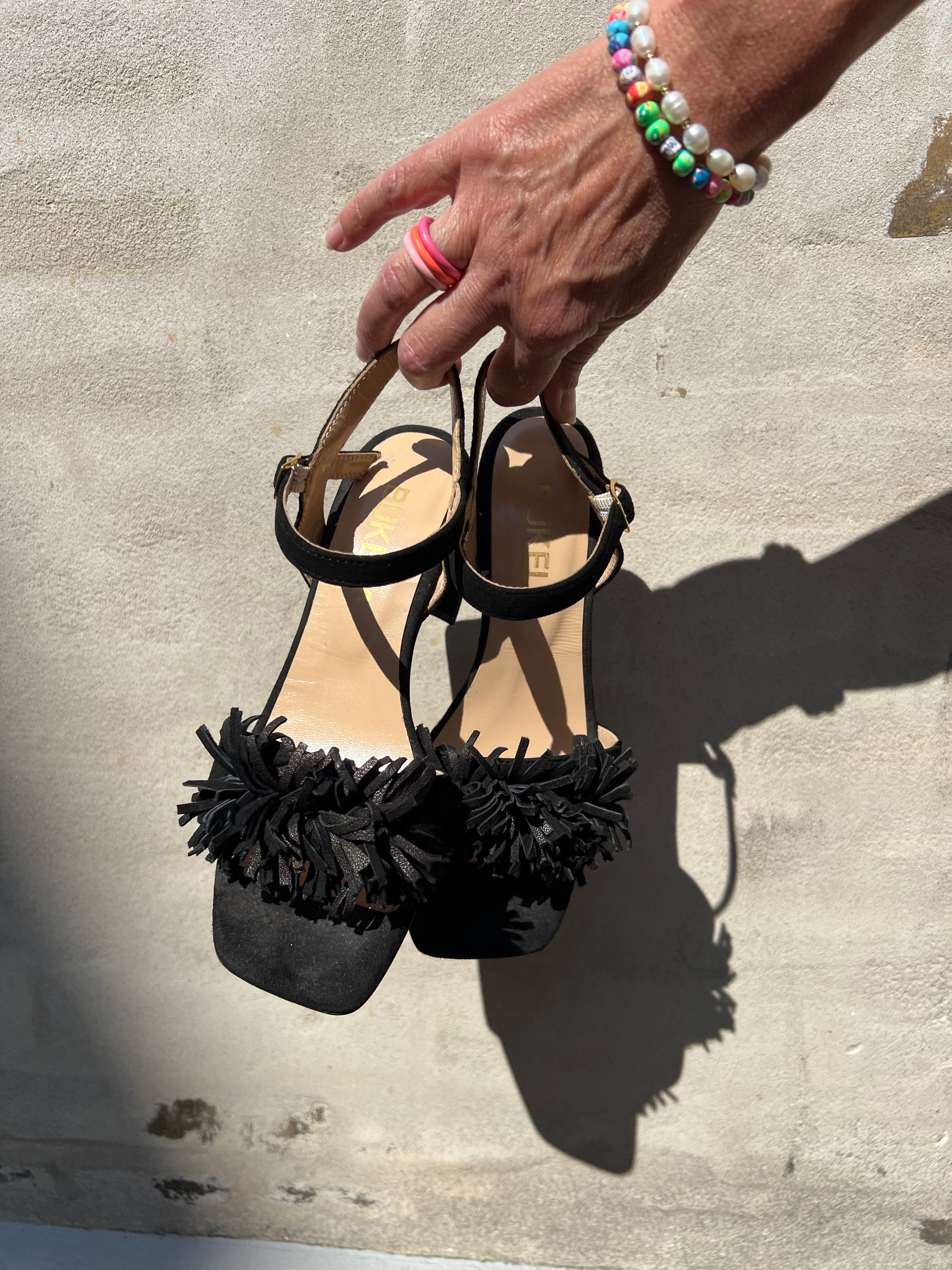 Mila Sandaler Black