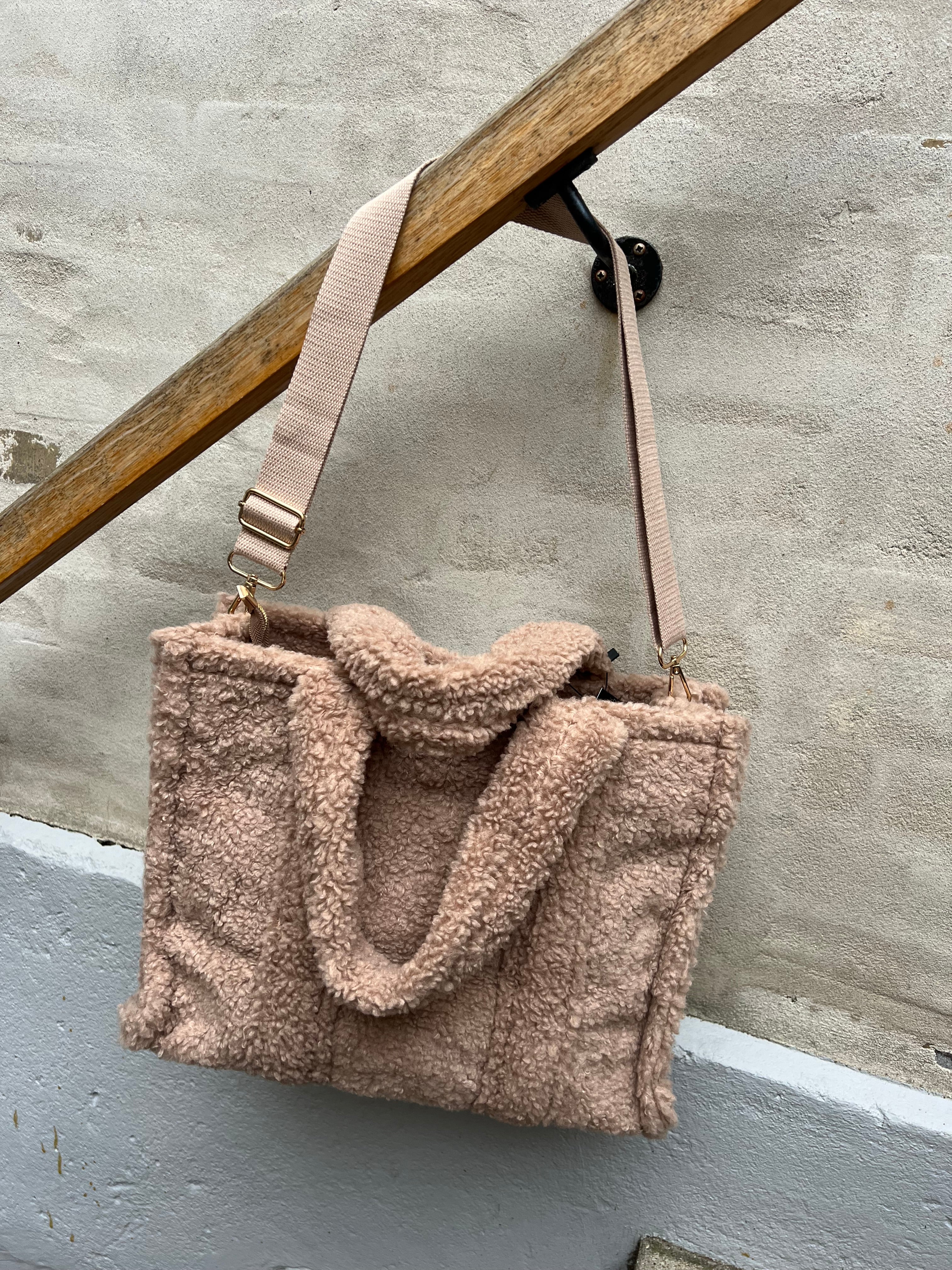 Rikke teddy bag