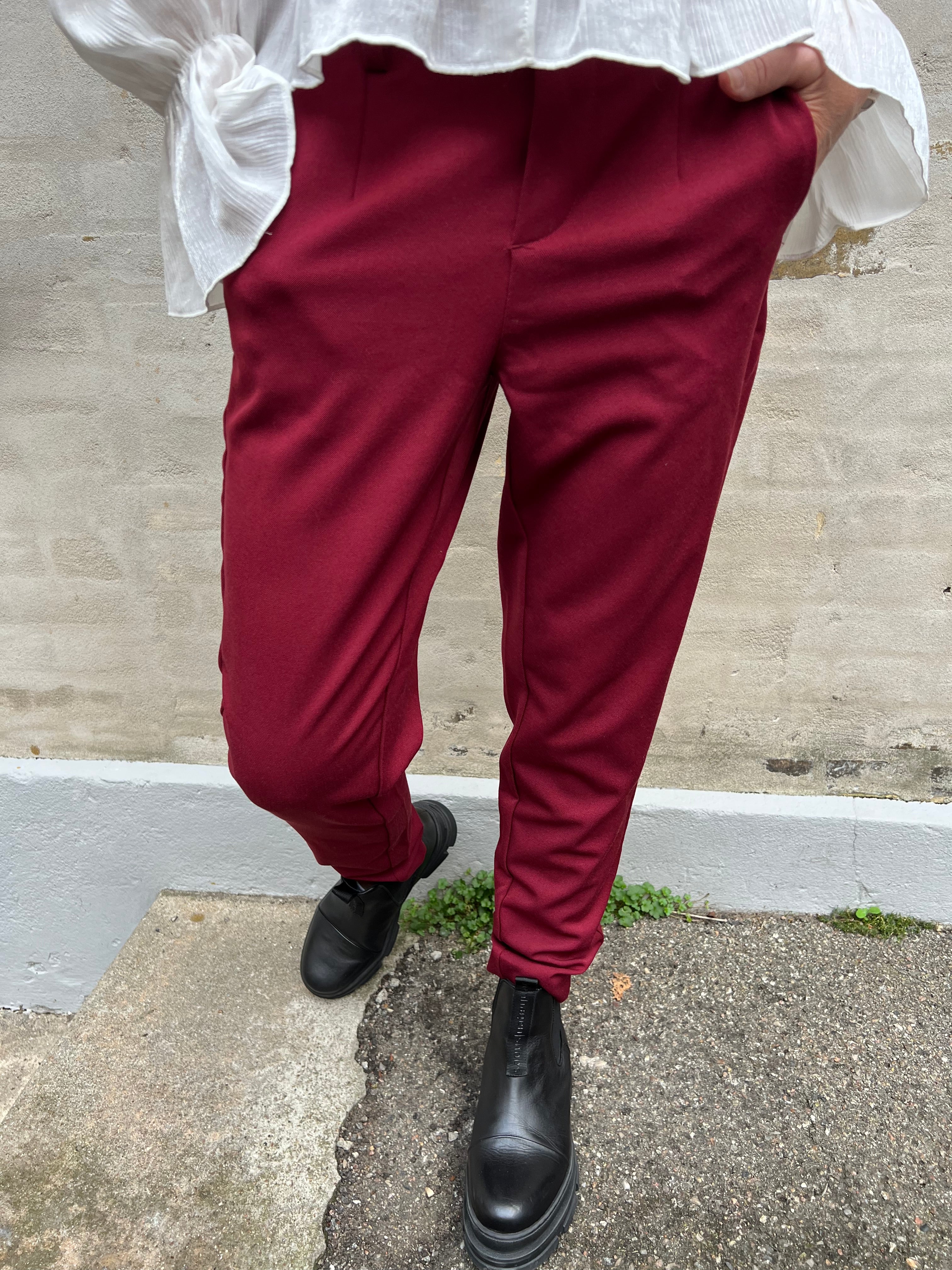 Lisa slim pant cabernet