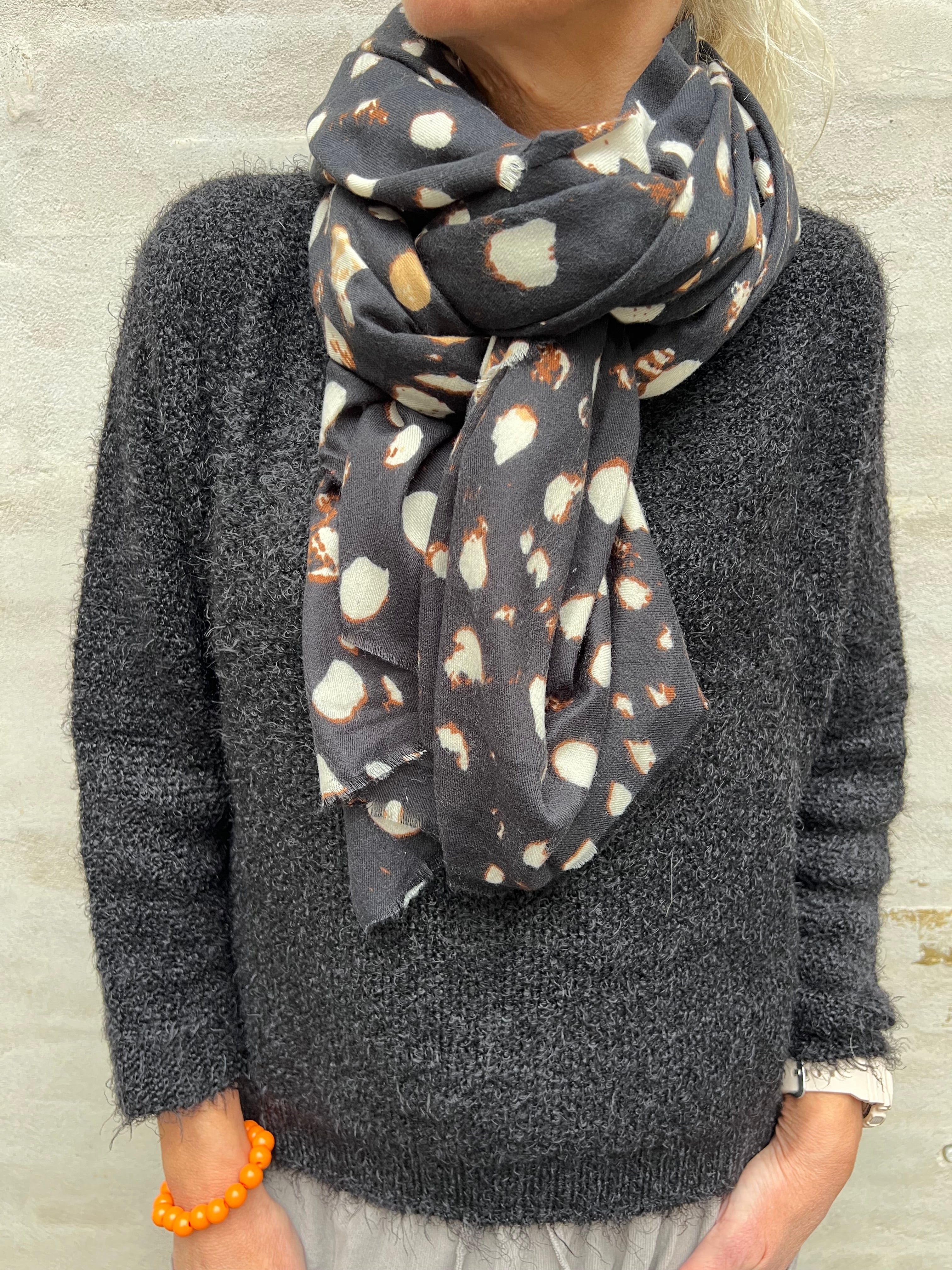 Bomb scarf black