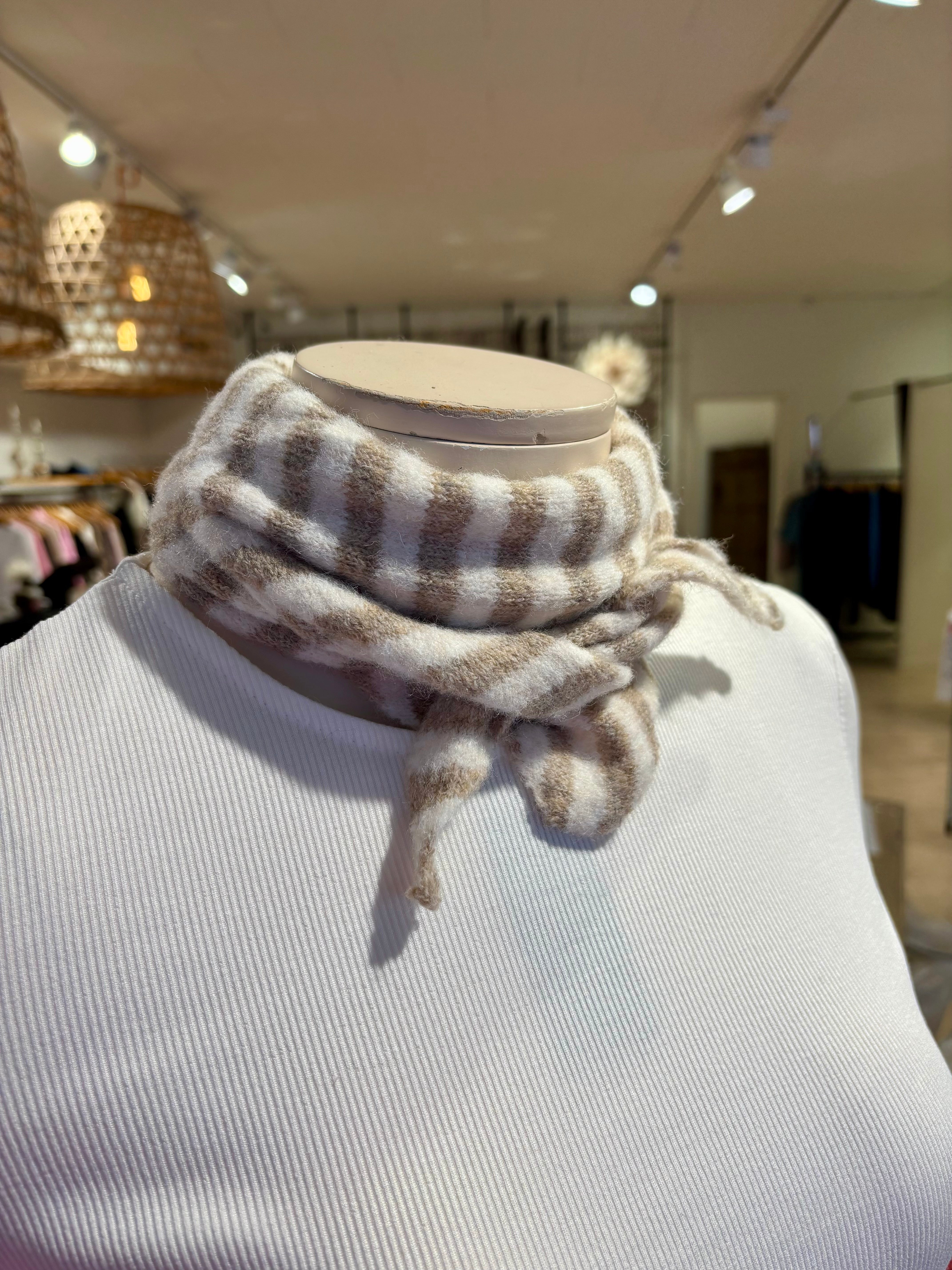Striped knitted Scarf - Beige
