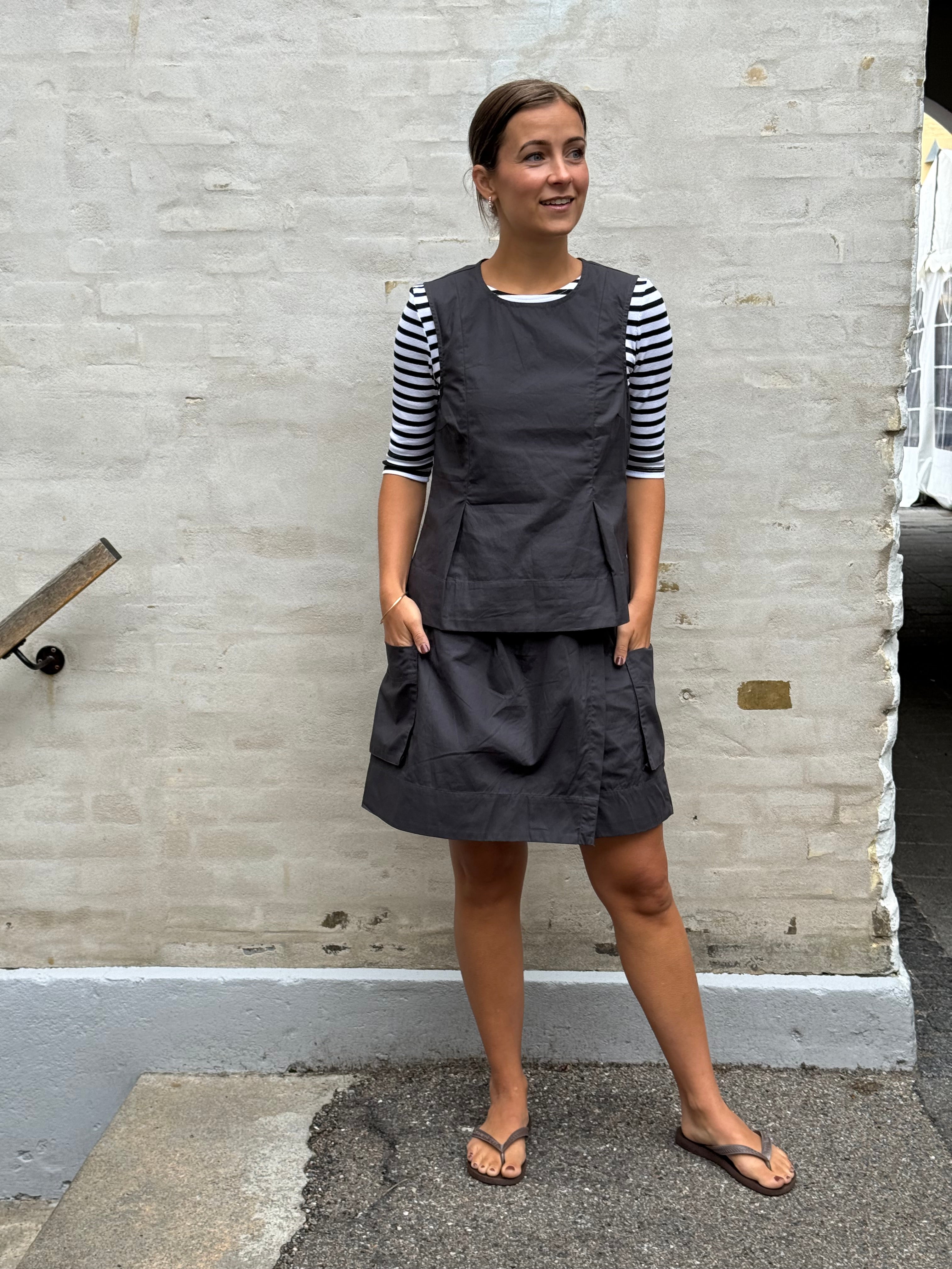 KAELA HW LO BERMUDA SHORT - Gunmetal
