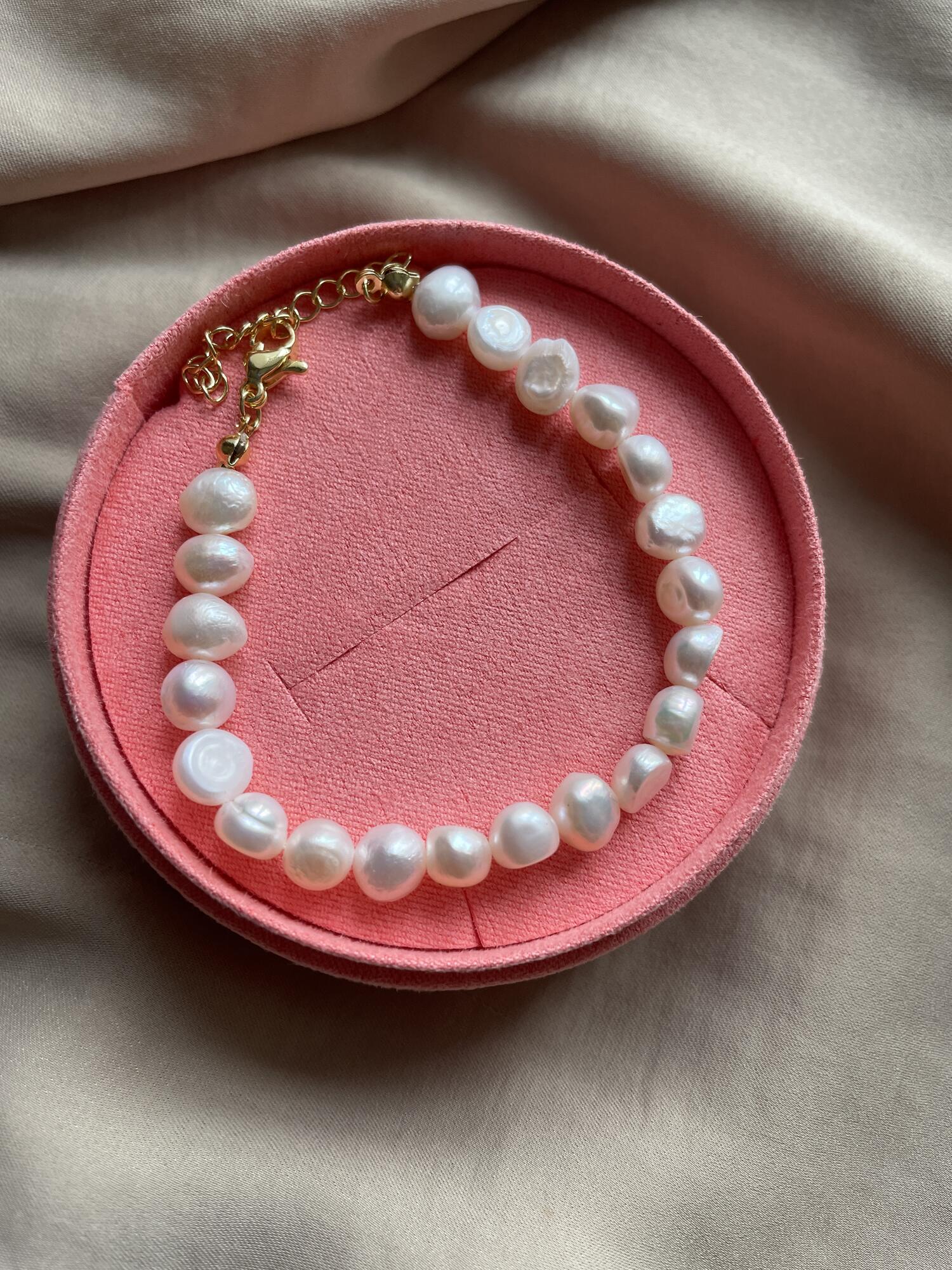 Big pearl bracelet