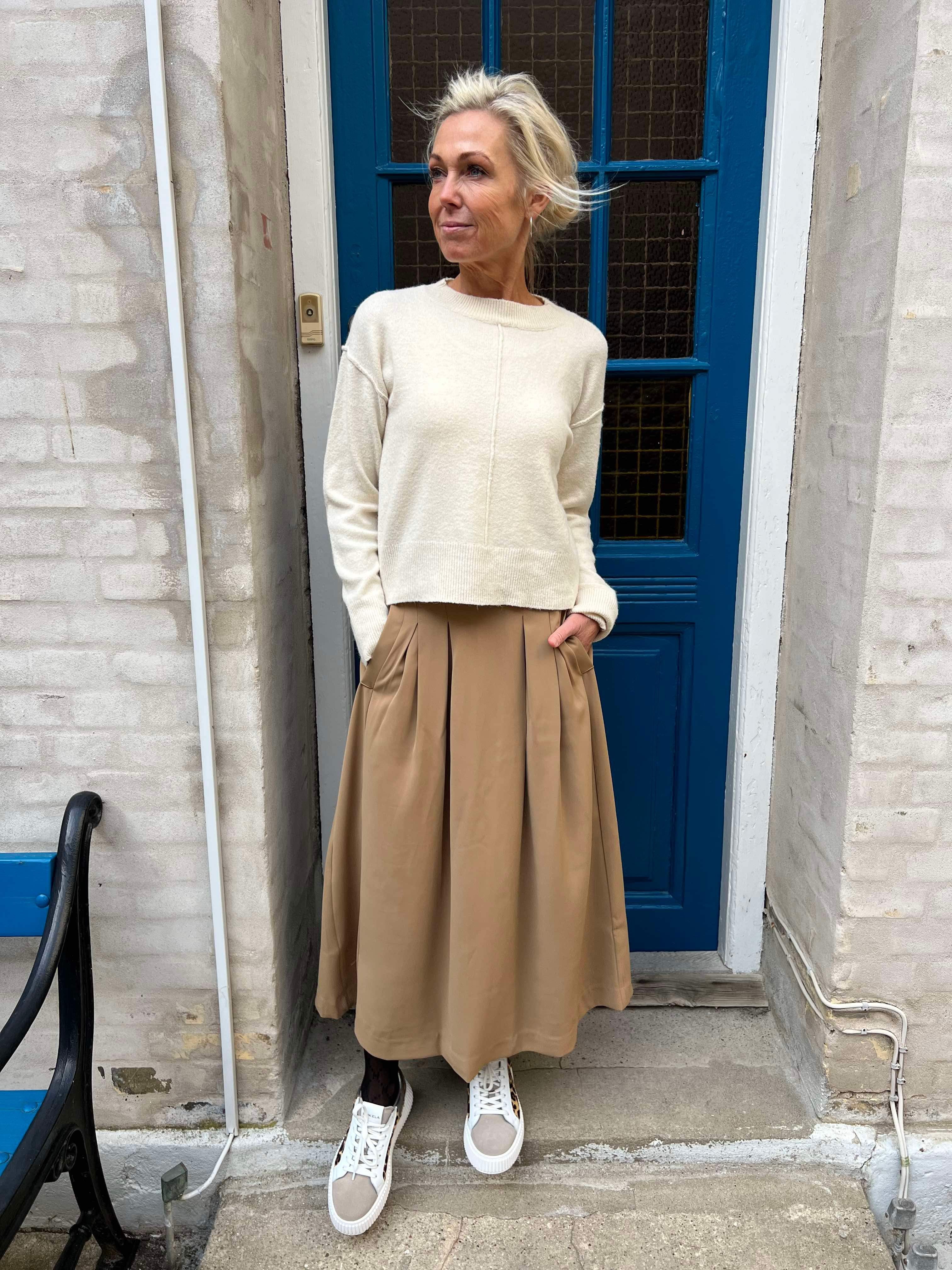 Anya pleat skirt khaki