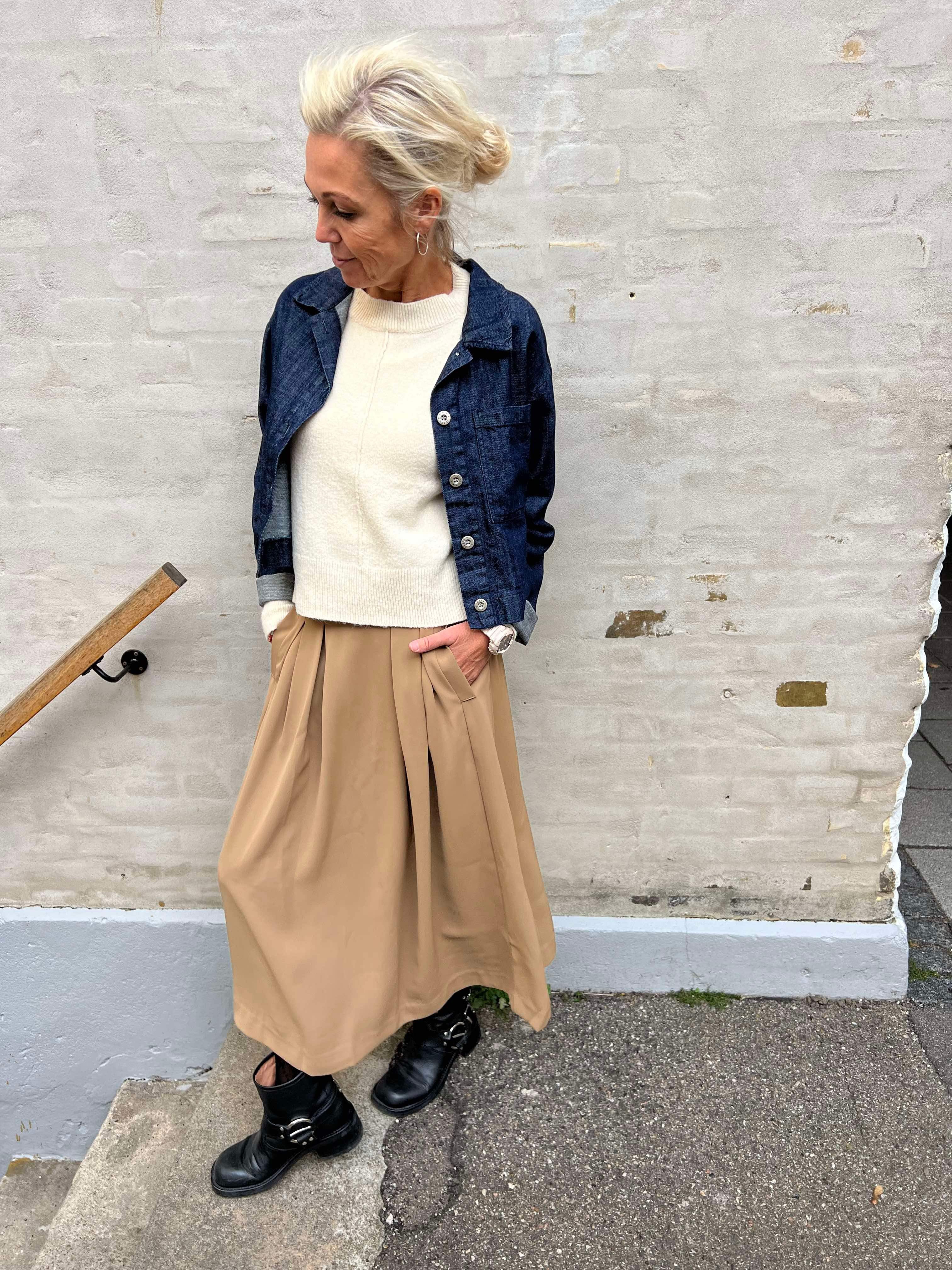 Anya pleat skirt khaki