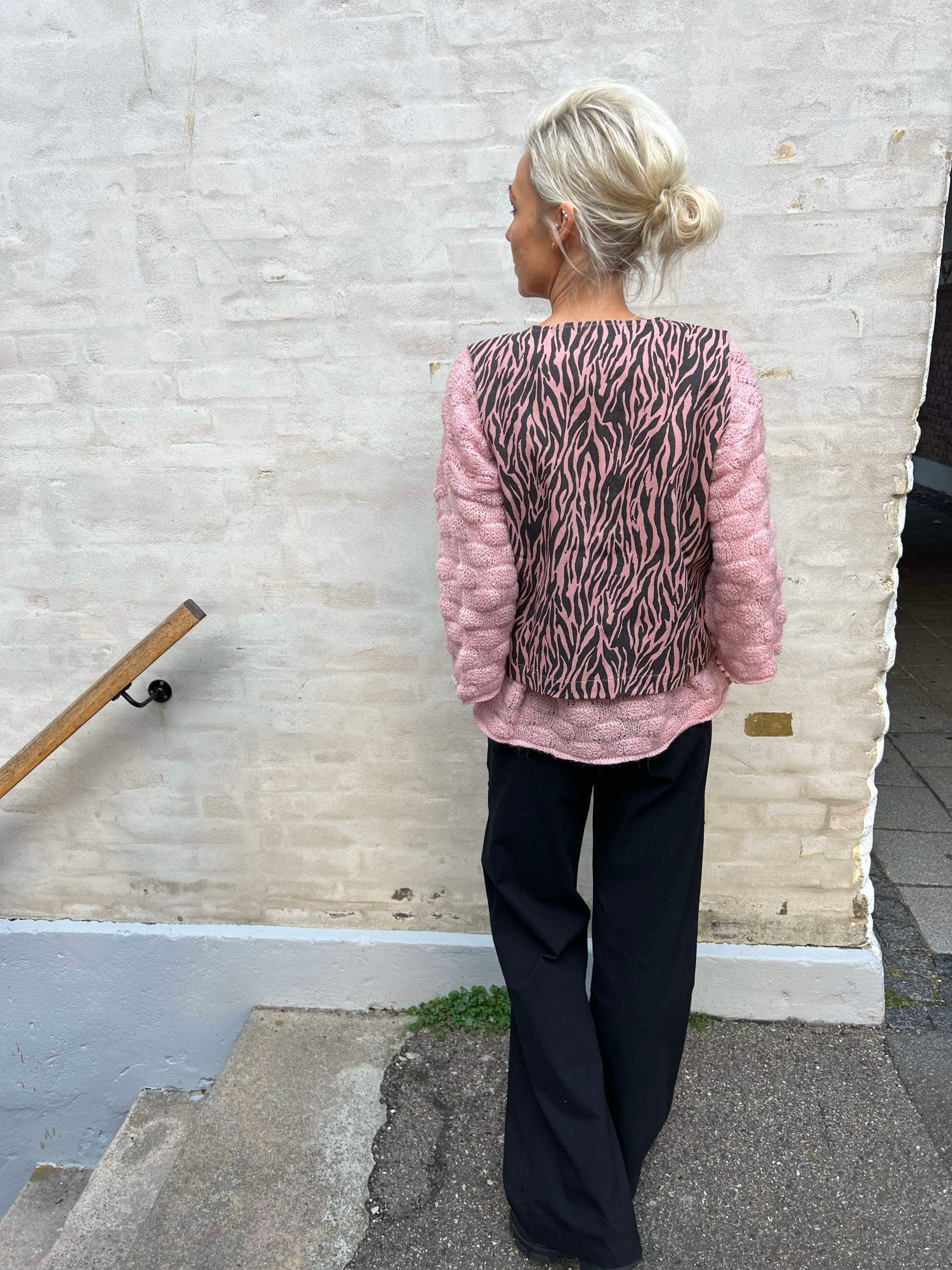 Nikita zebra vest rose