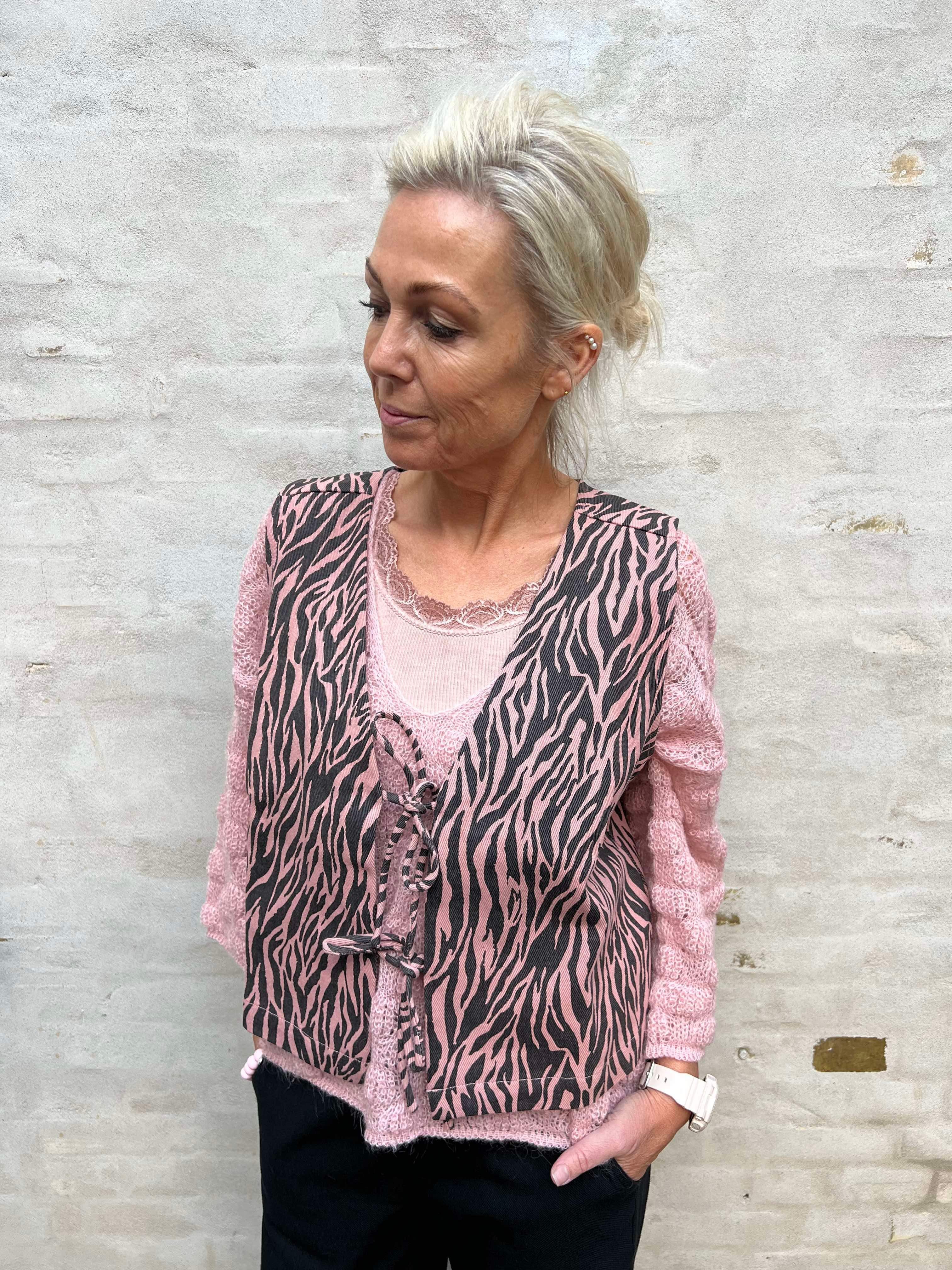 Nikita zebra vest rose