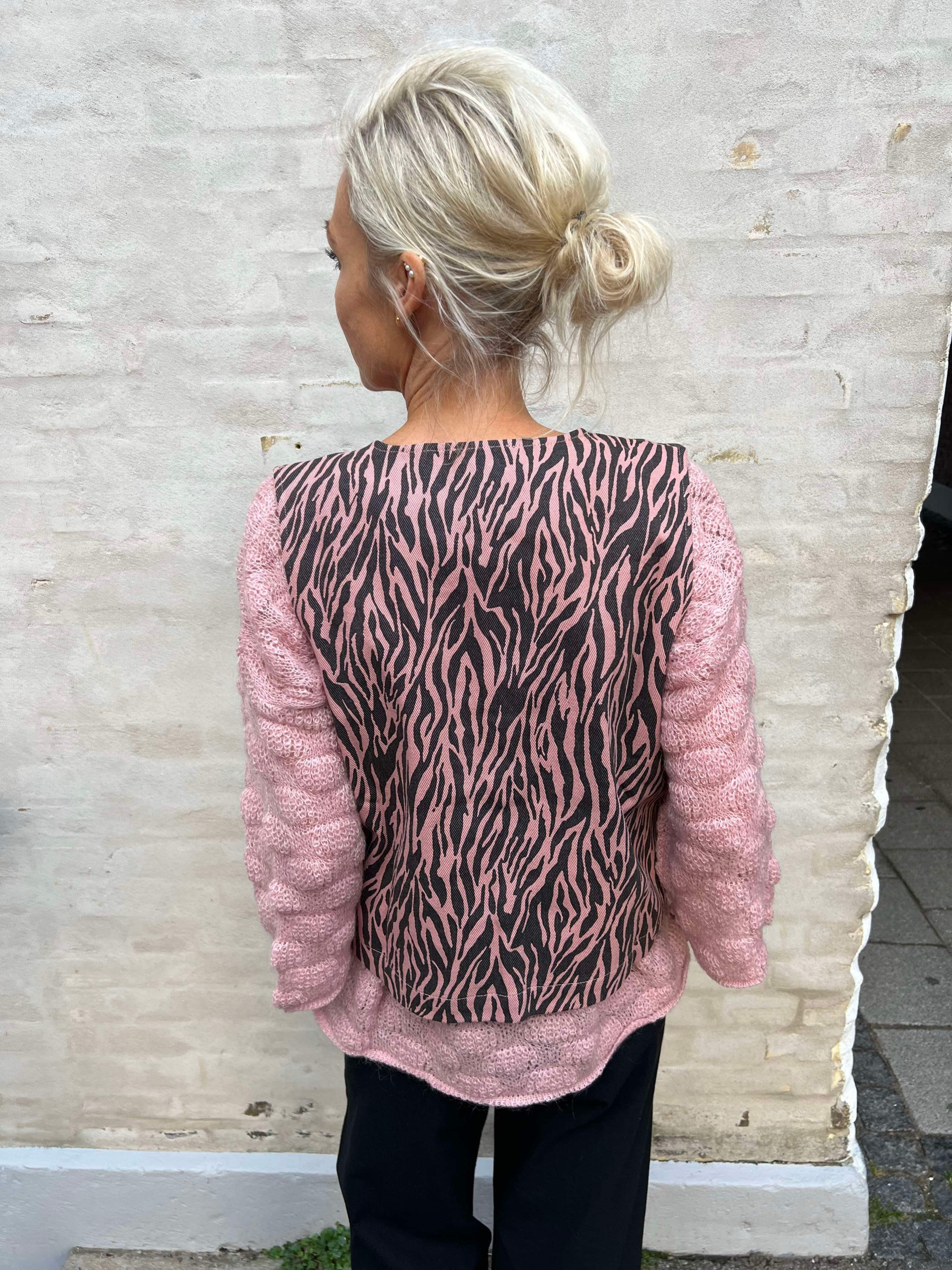 Nikita zebra vest rose