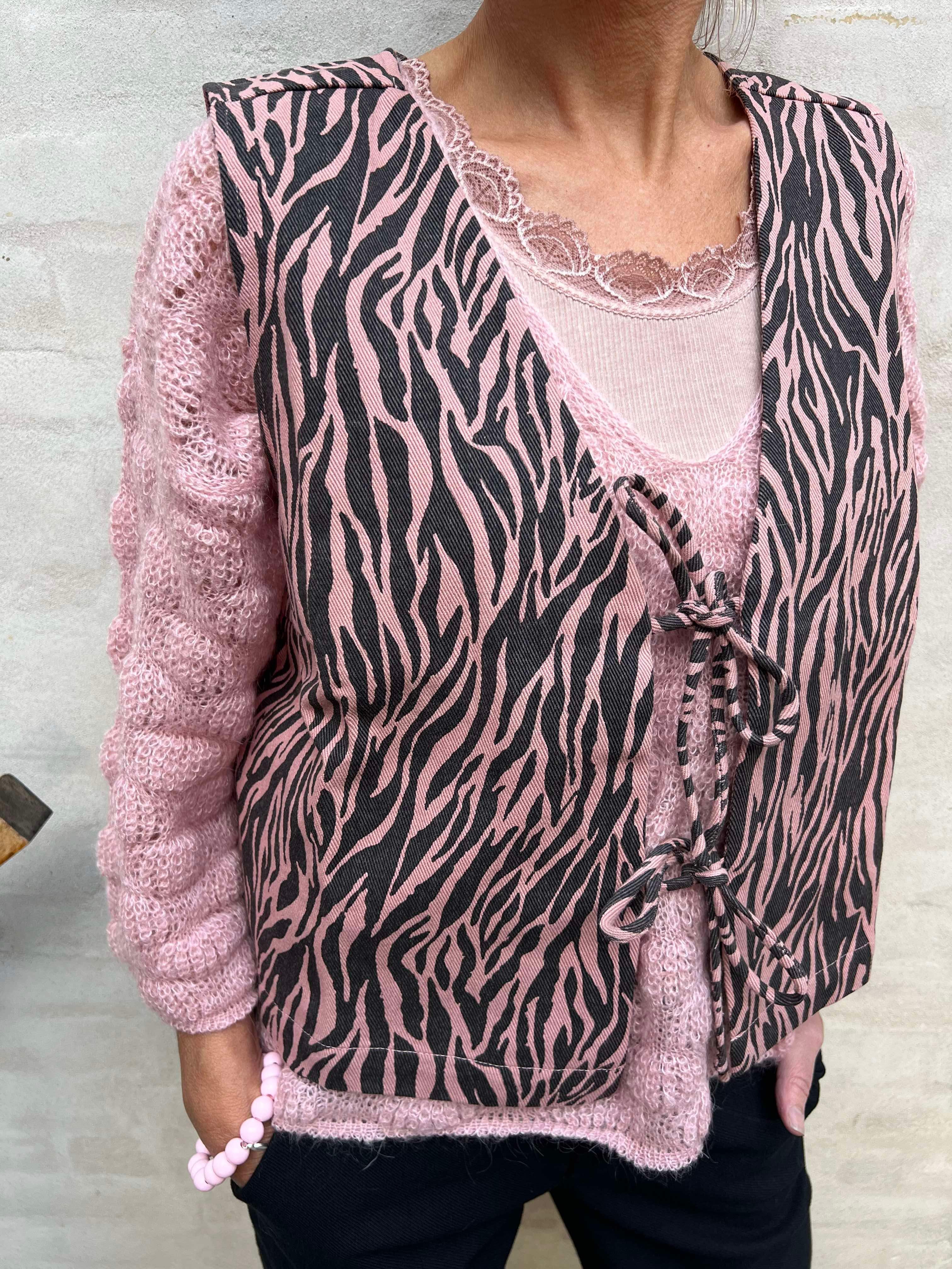 Nikita zebra vest rose