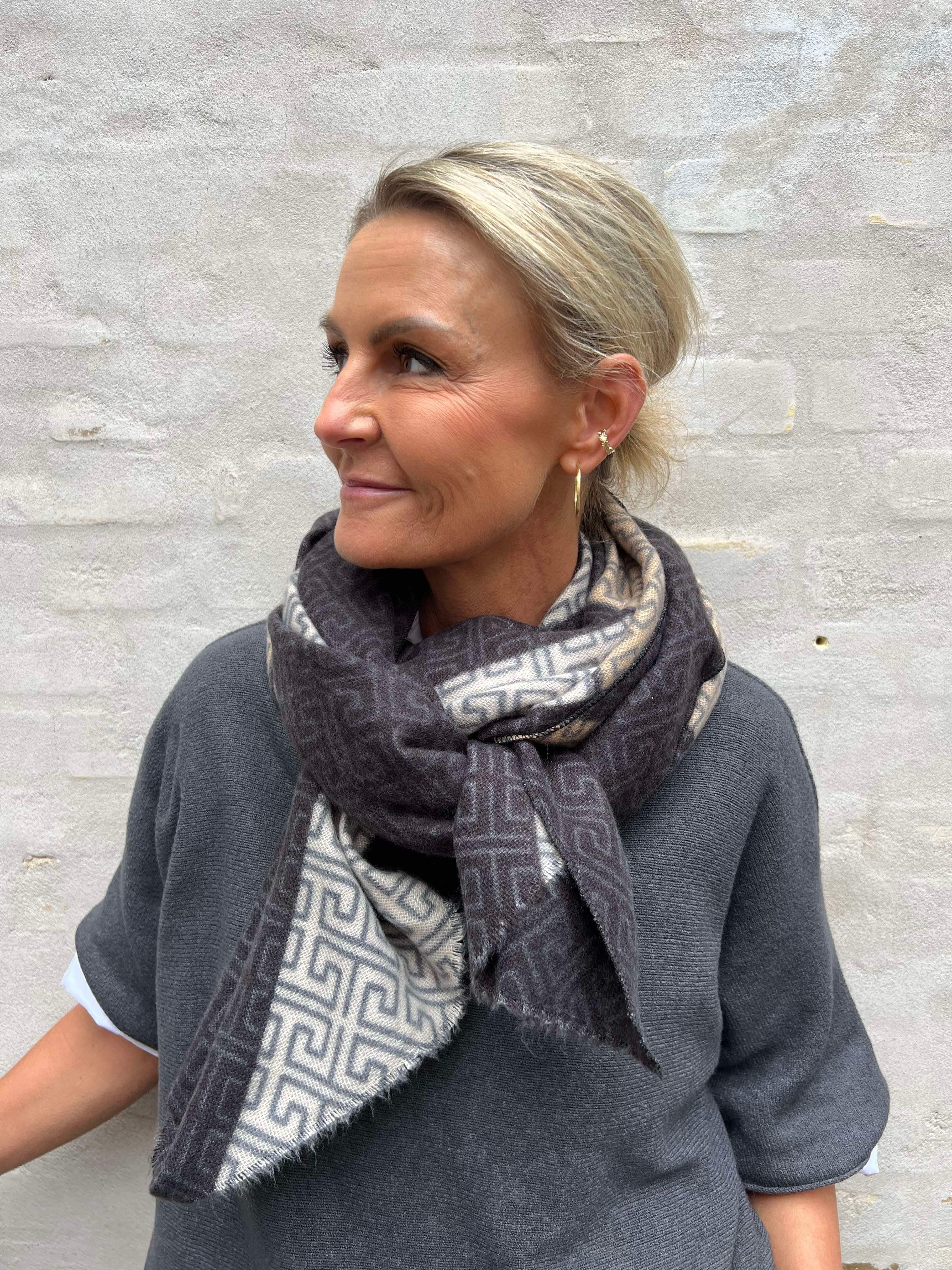 Rome soft winter scarf grey