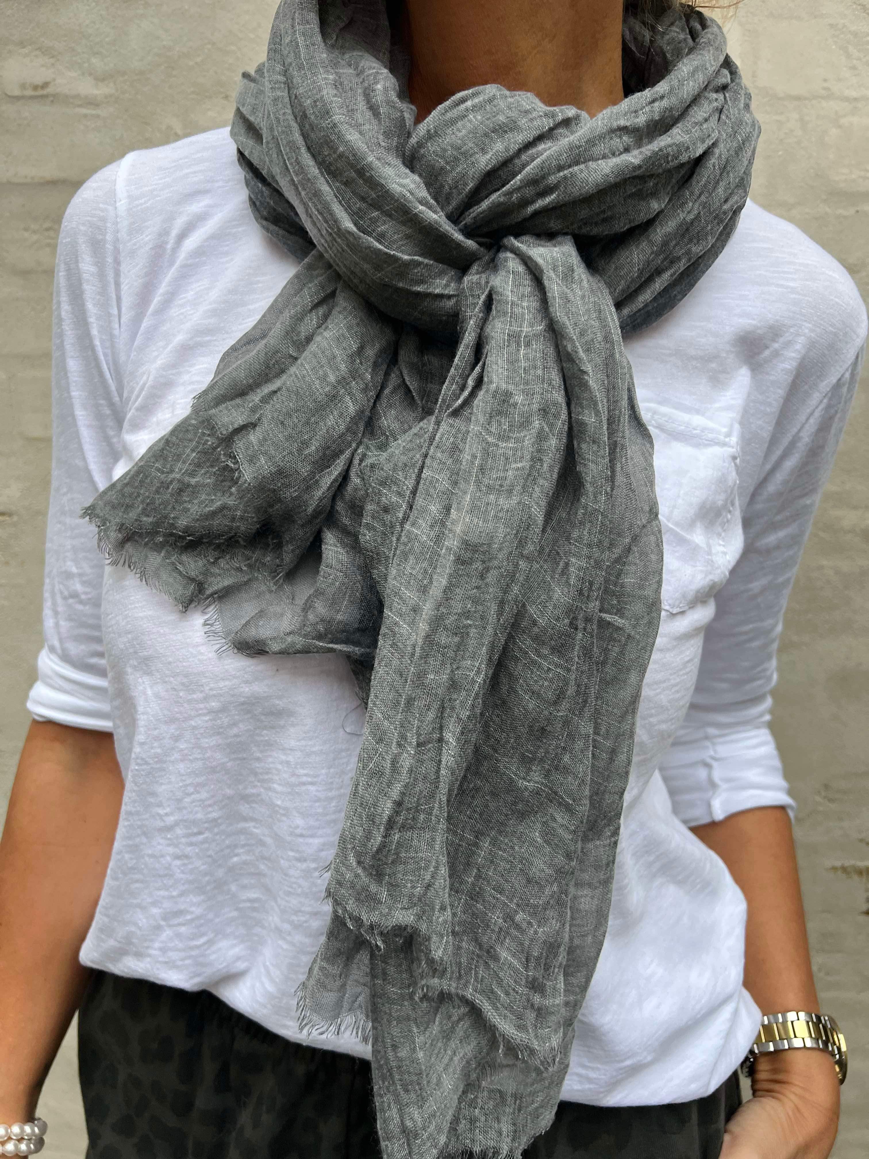 Ramona scarf dark grey