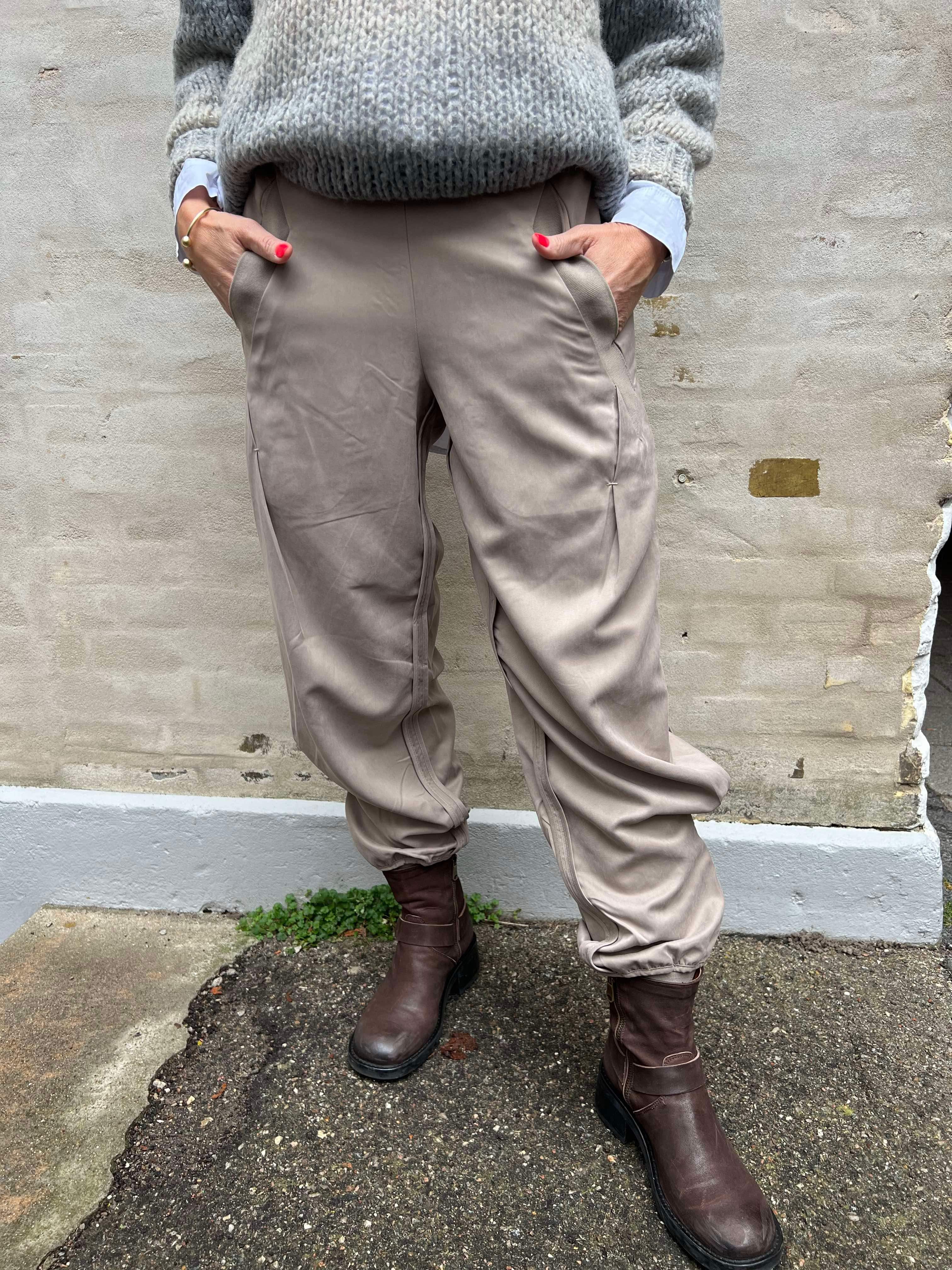 MollieGO lu pants grey sand