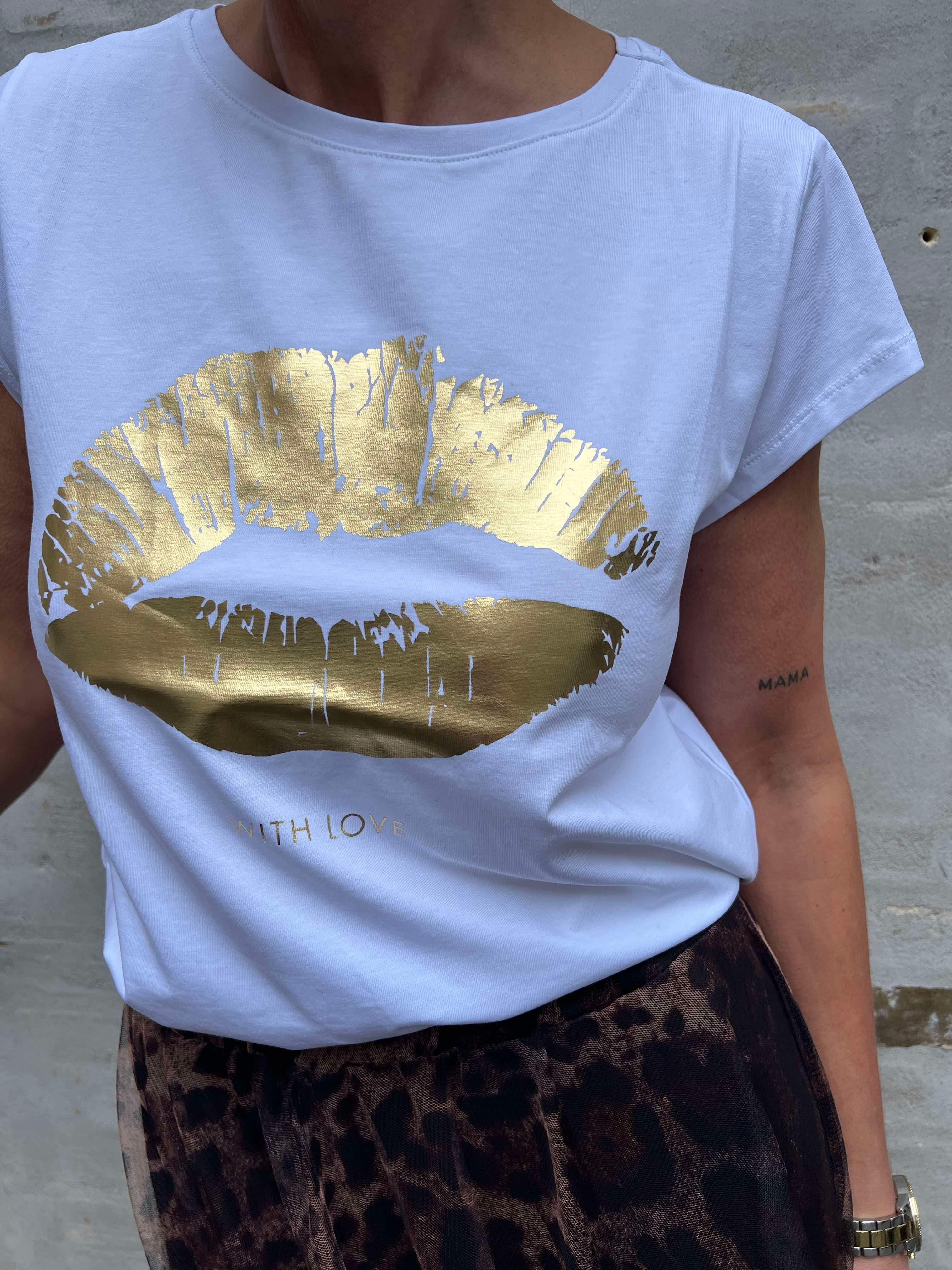 The kiss tee gold