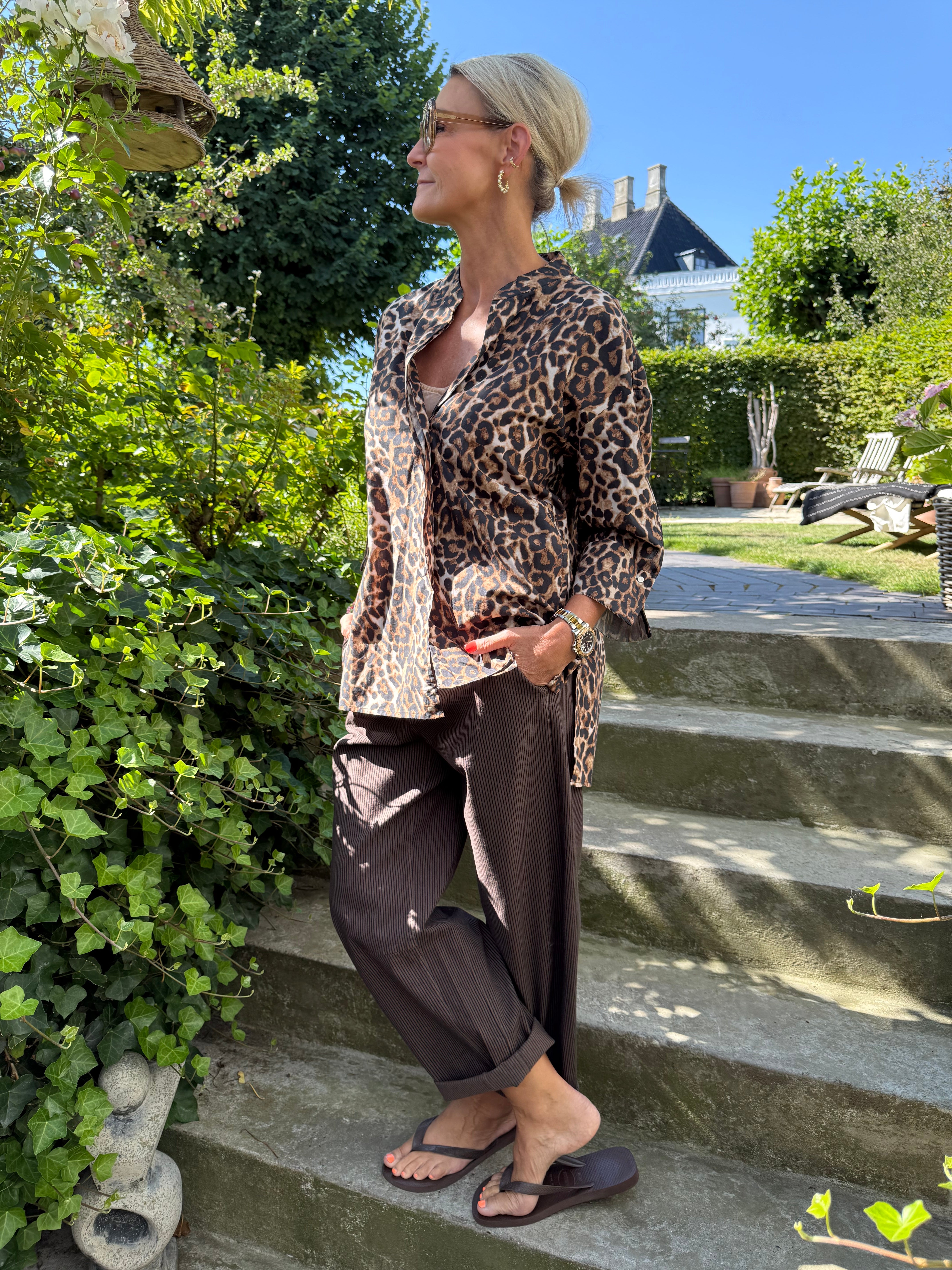 PREORDER-Luna Shirt Wauw You Look Good - Leo