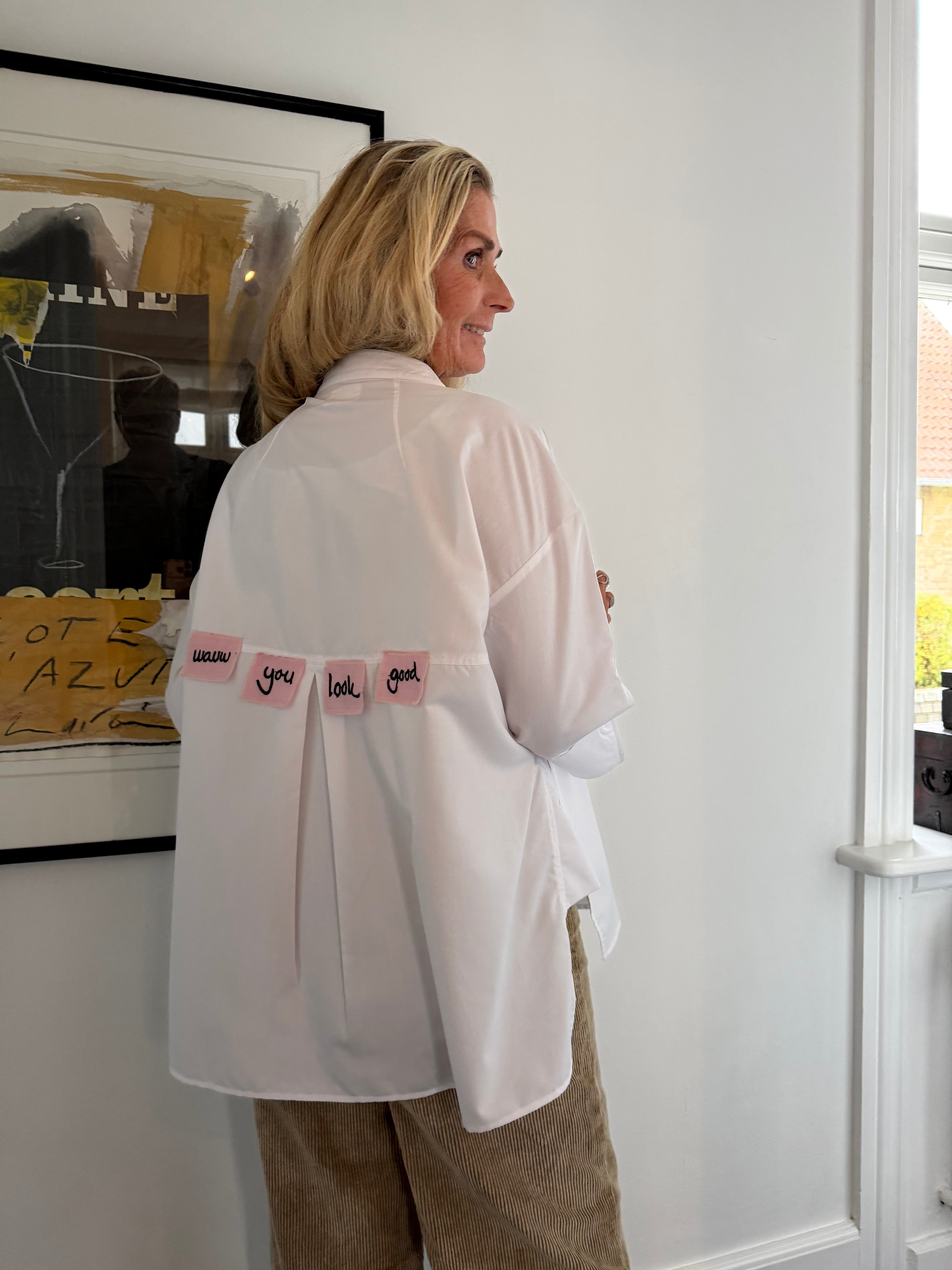 PREORDER-Luna Shirt Wauw You Look Good - Paper White