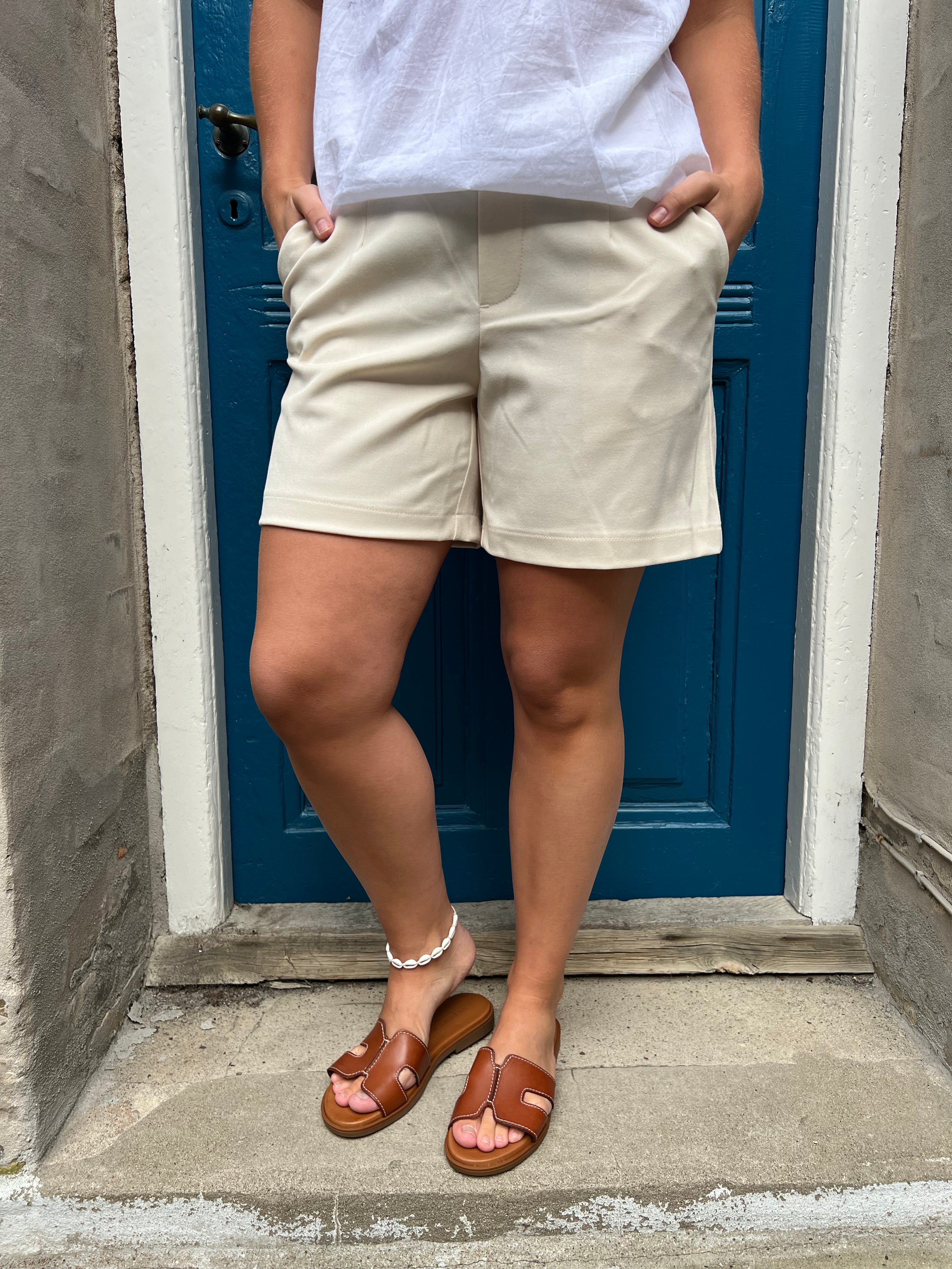Lisa Shorts Sandshell