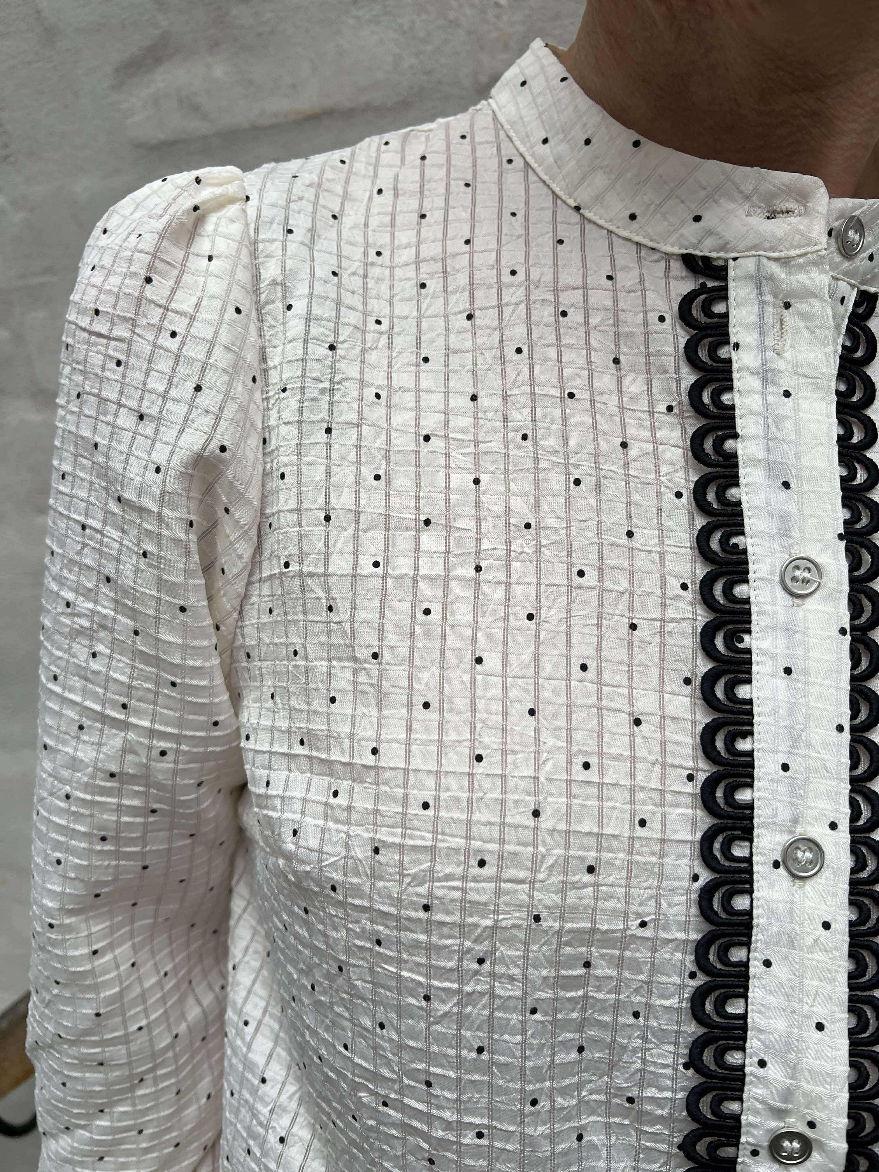 Francisca dot lace shirt off white