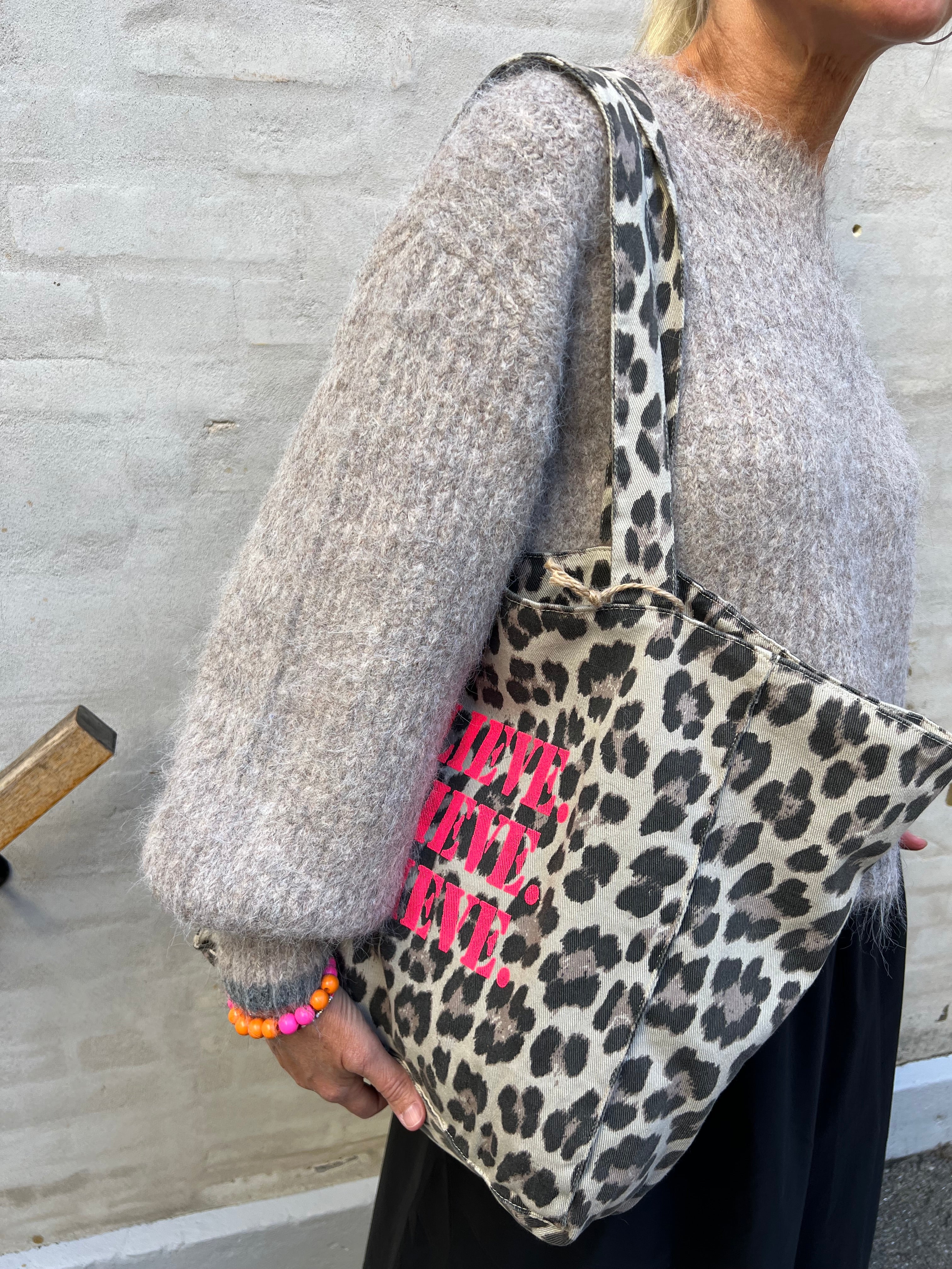 Believe beige leopard bag