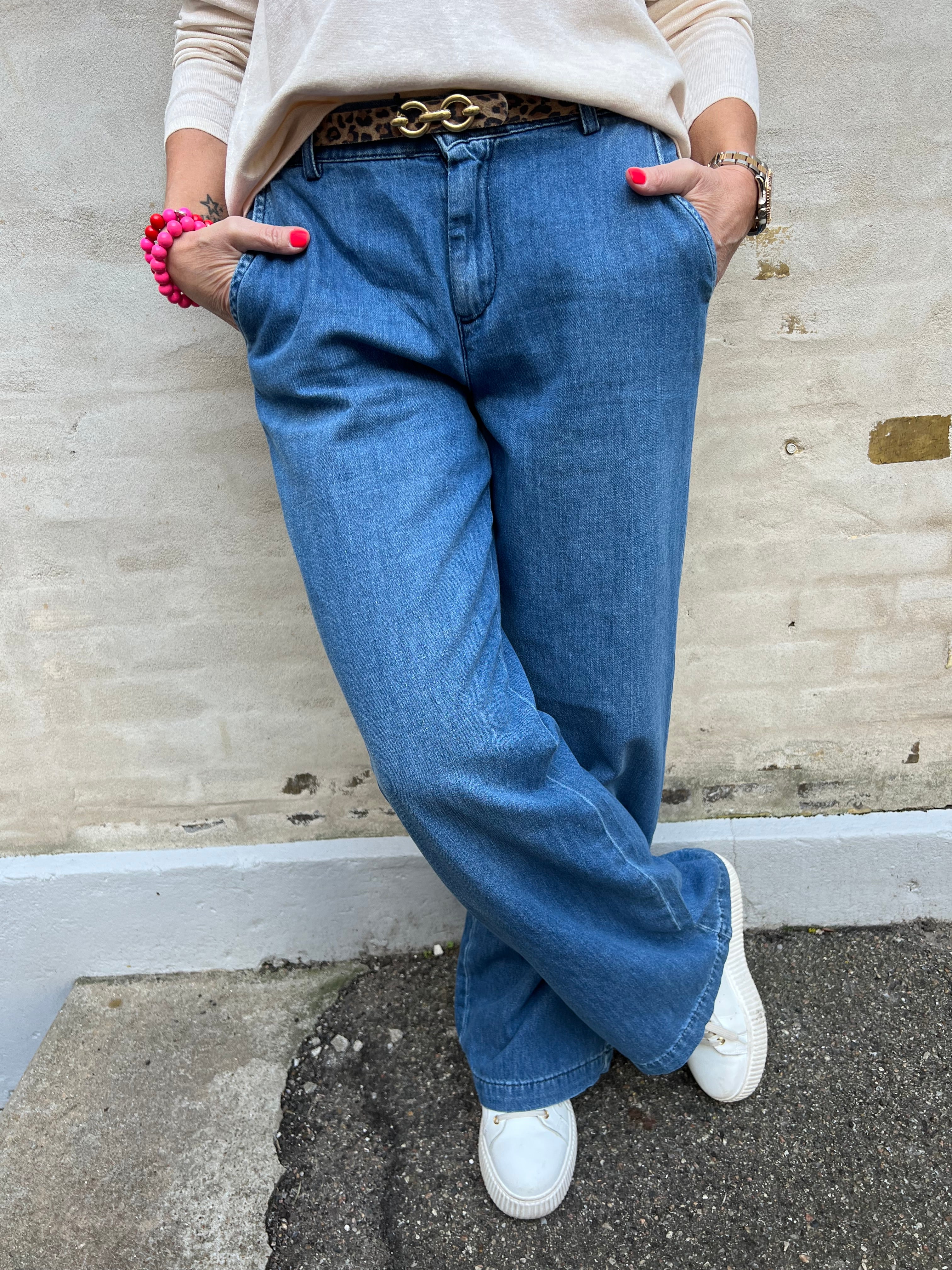 Nettie box jeans mid blue wash