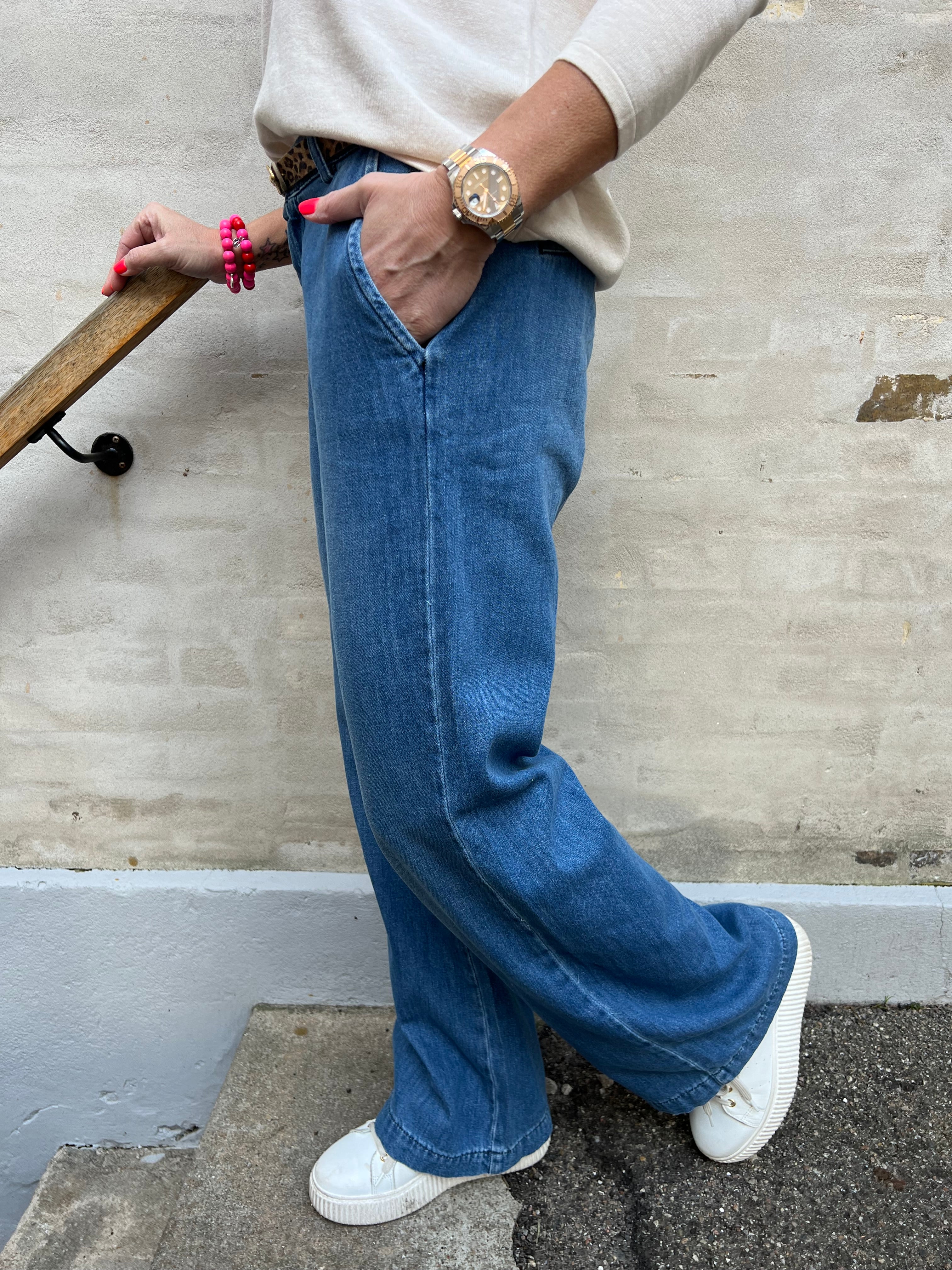 Nettie box jeans mid blue wash