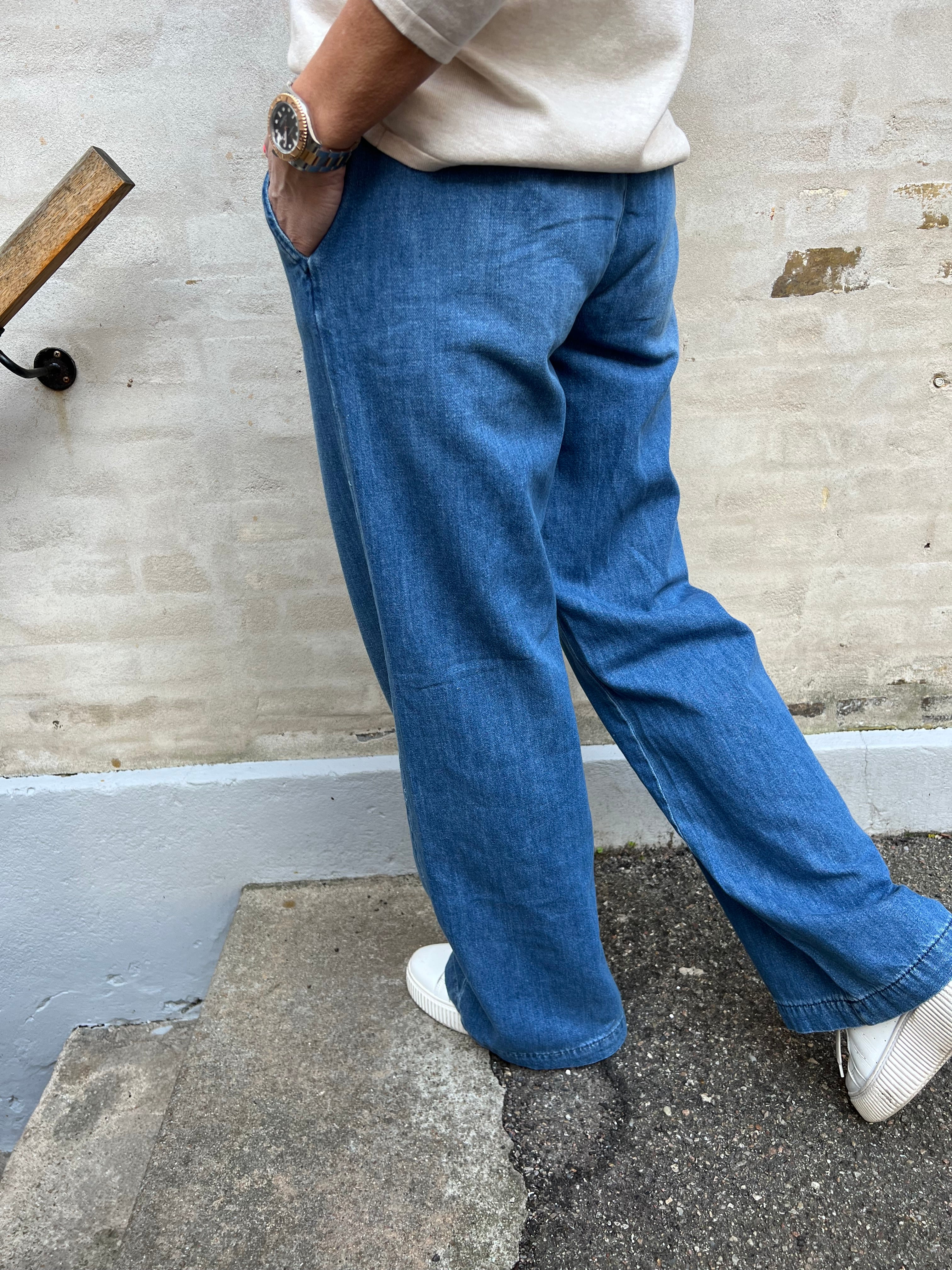 Nettie box jeans mid blue wash