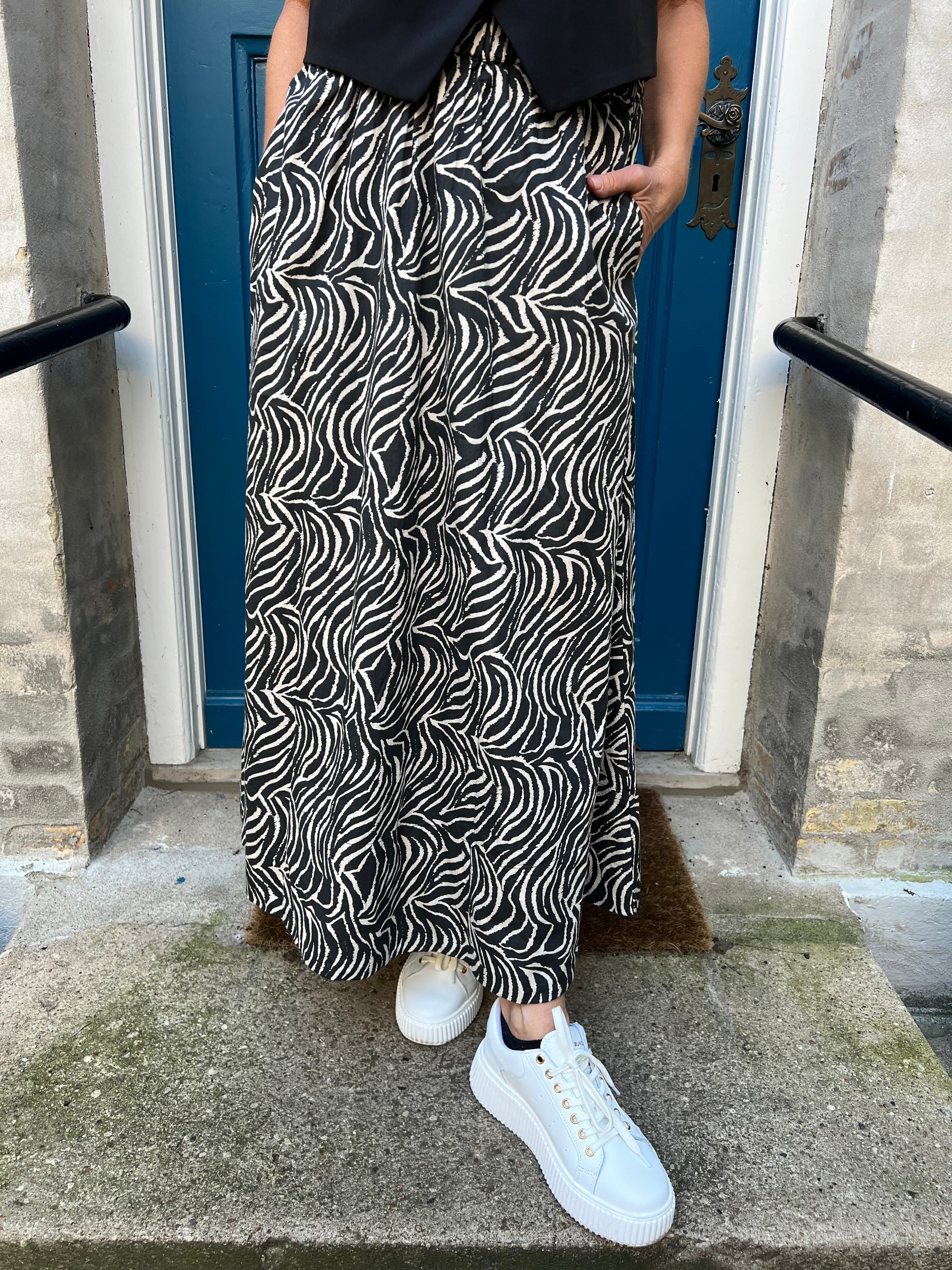 Yara zebra long skirt black