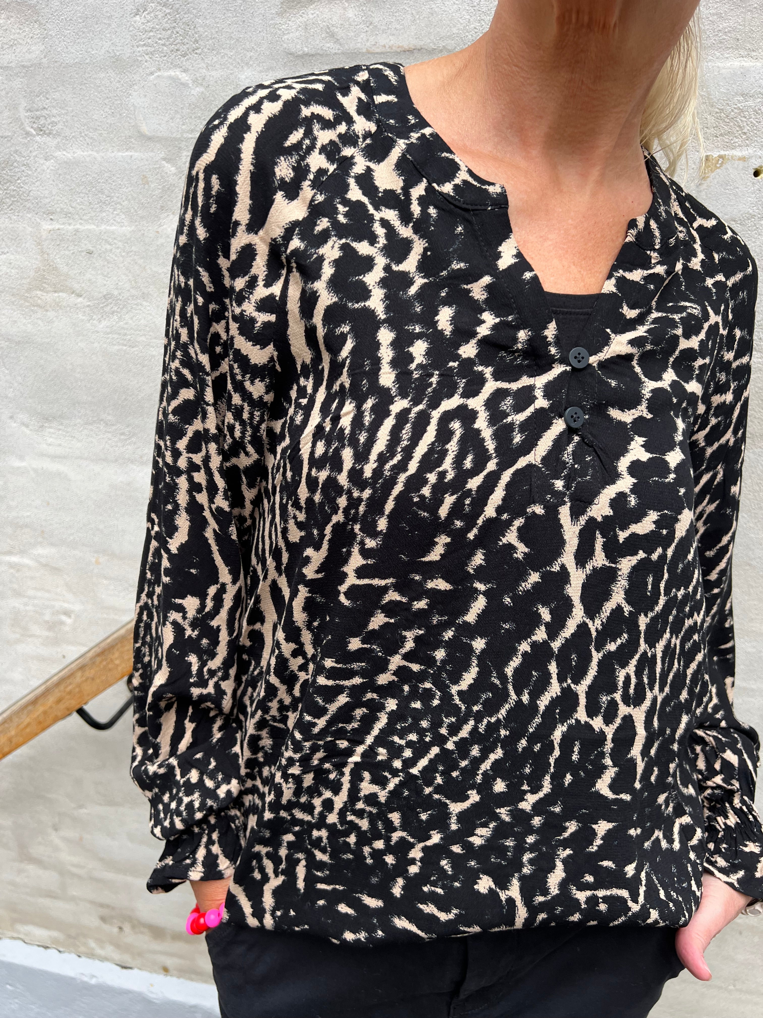 Ando Andrea LS blouse leopard