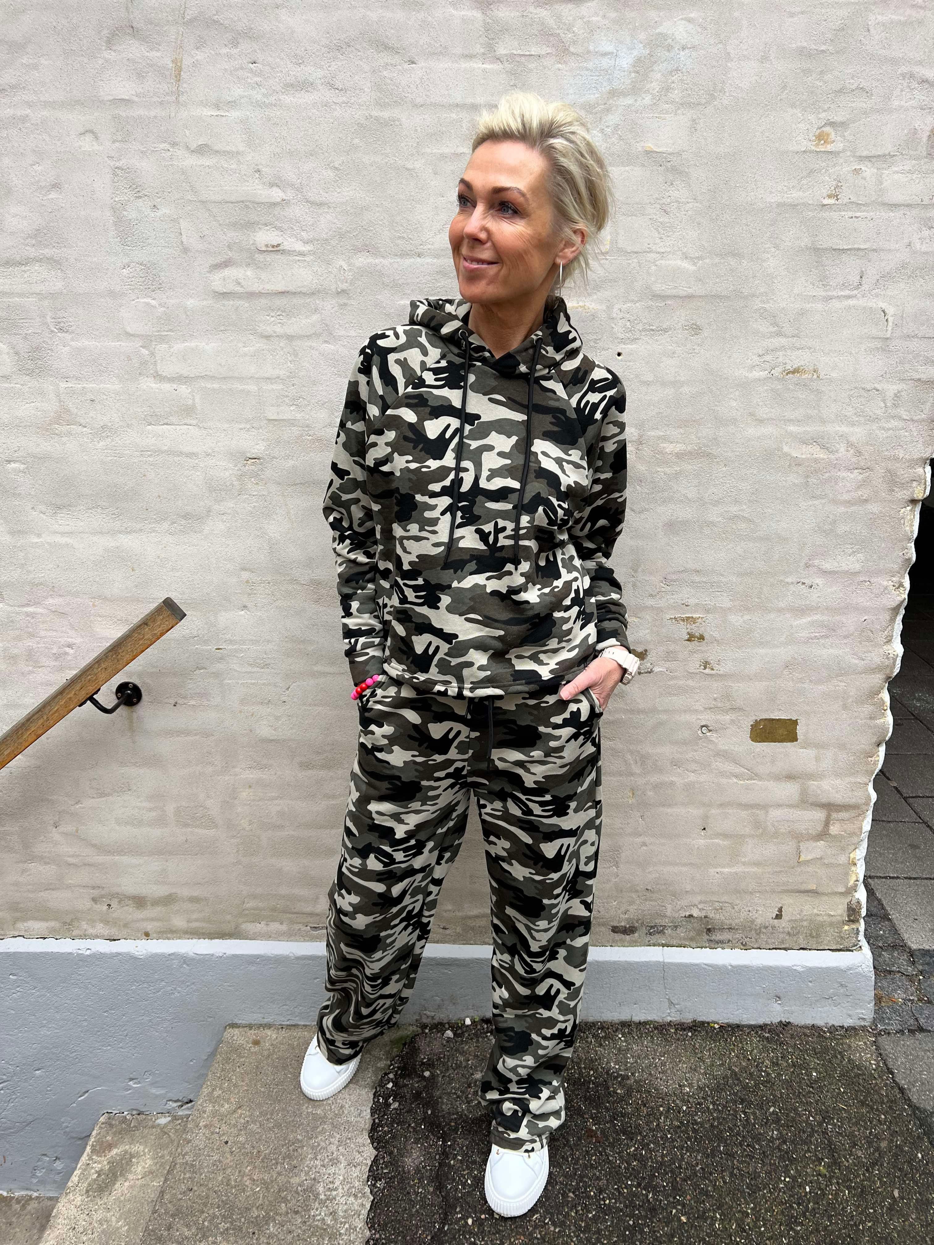 Sue-hoodie camo