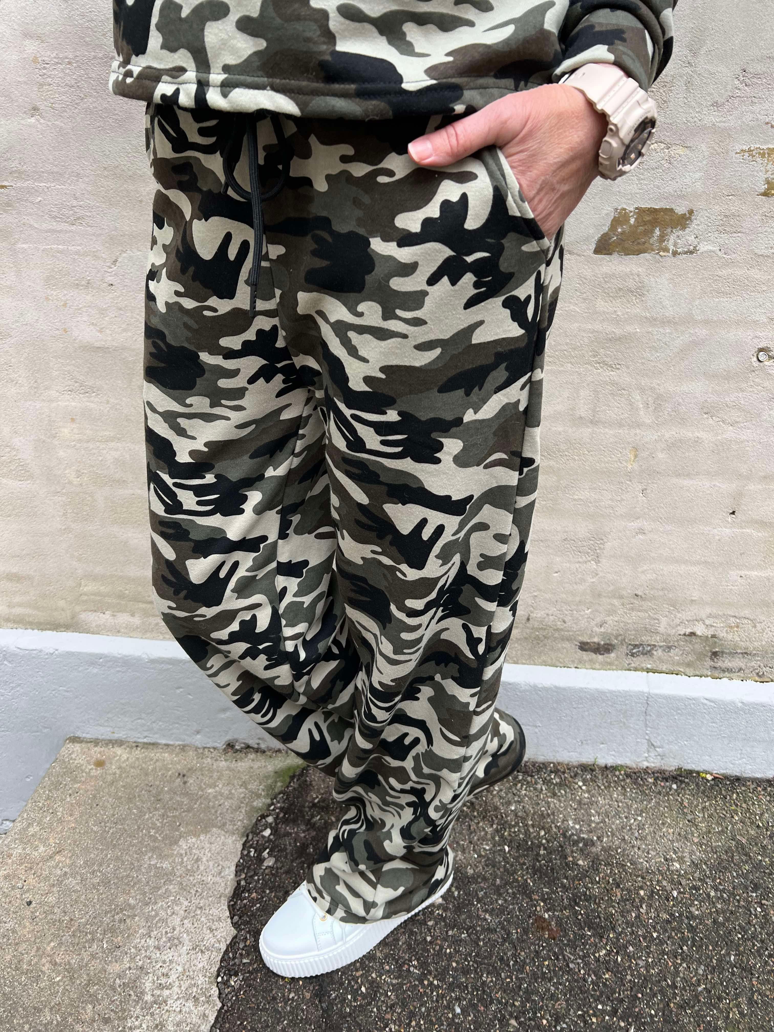 Sue-wide-pants camo